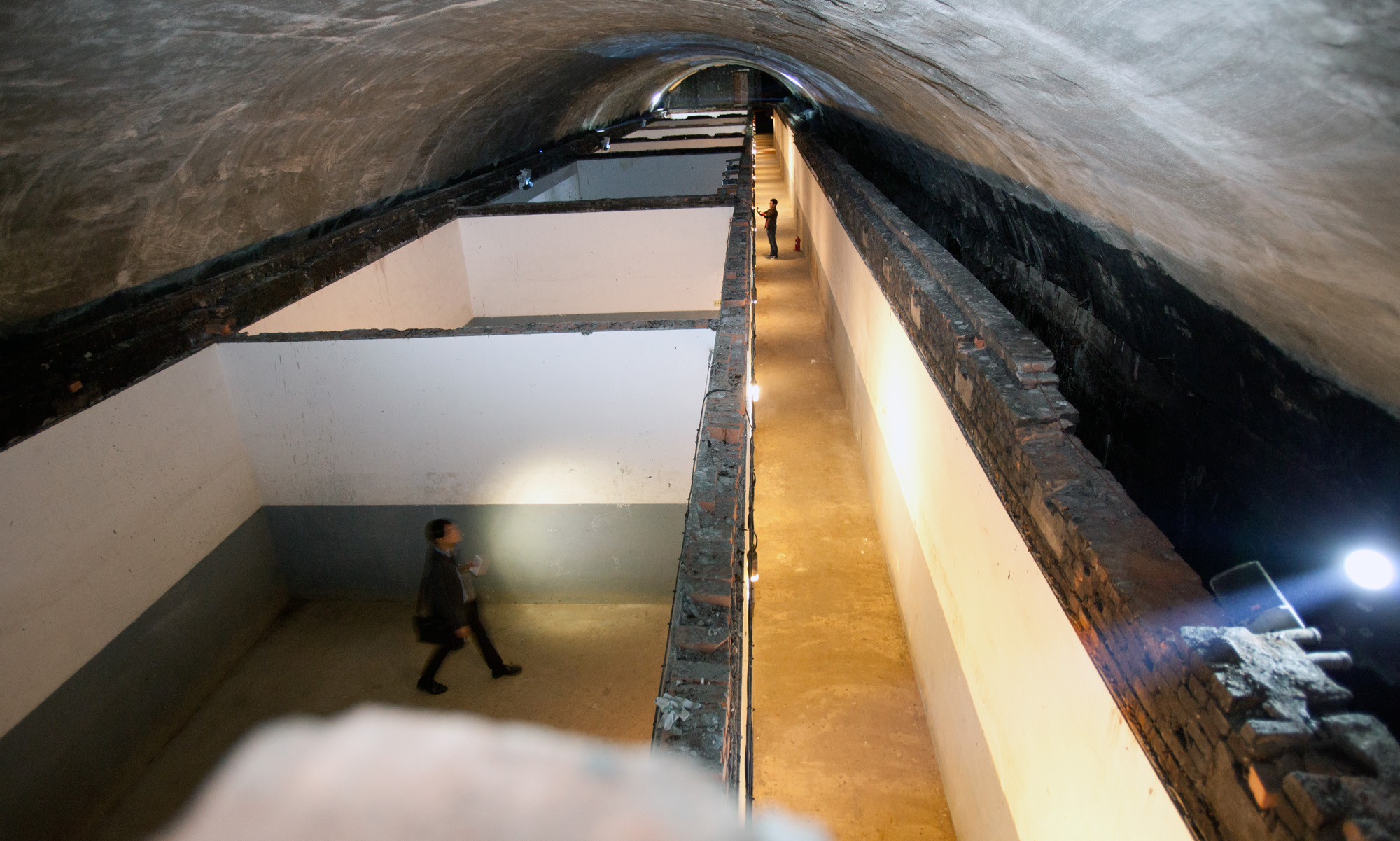 유령역;비밀벙커;방공호