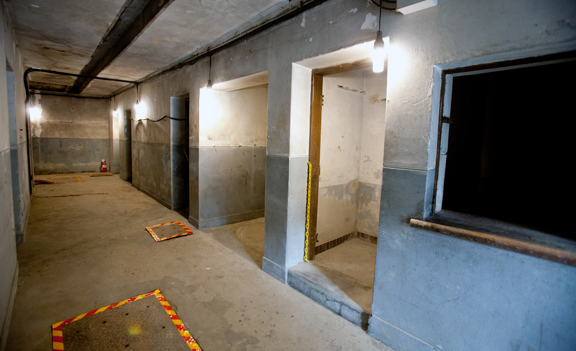 유령역;비밀벙커;방공호