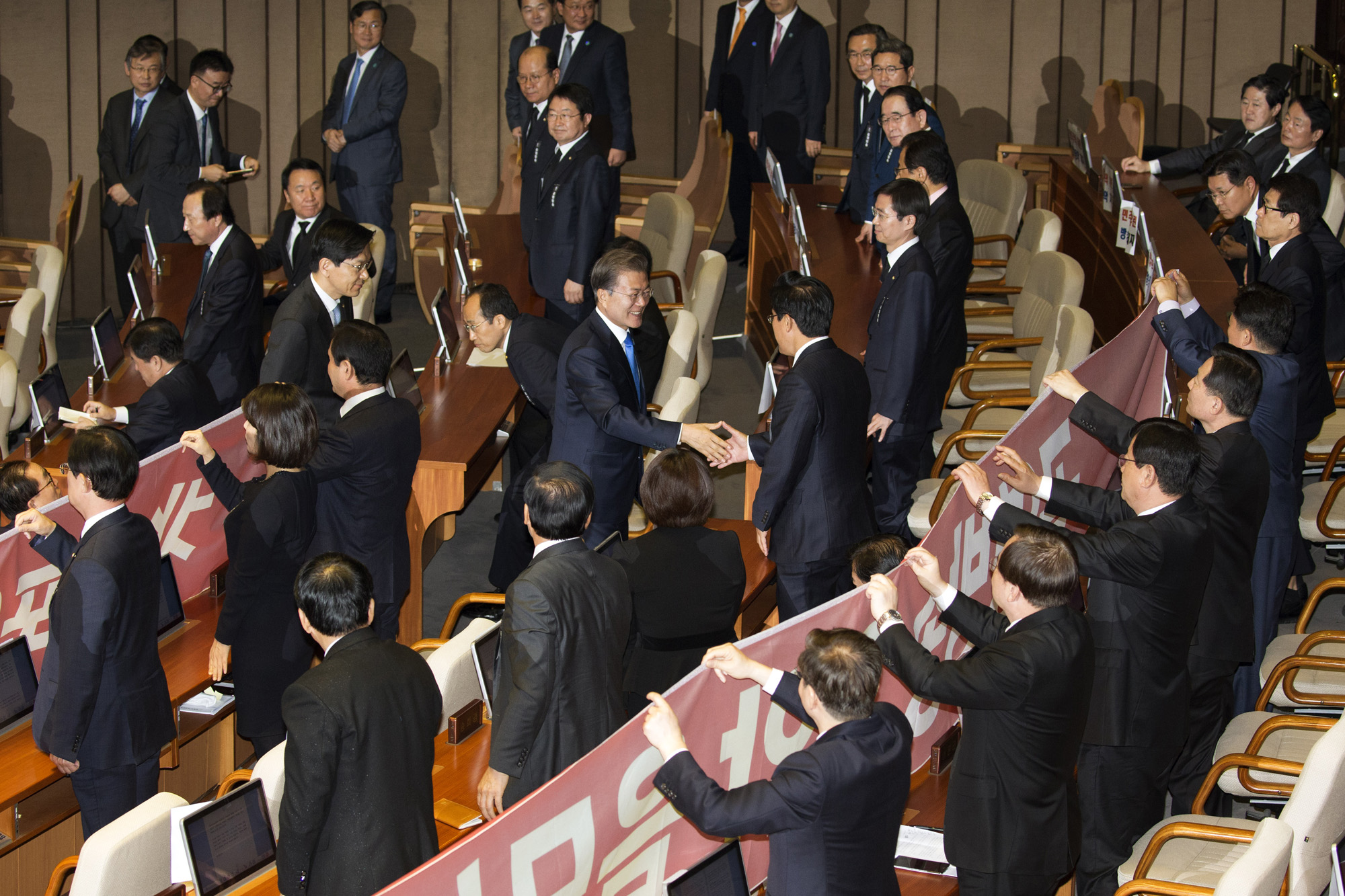 정치;국회;문재인;시정연설;자유한국당현수막시위