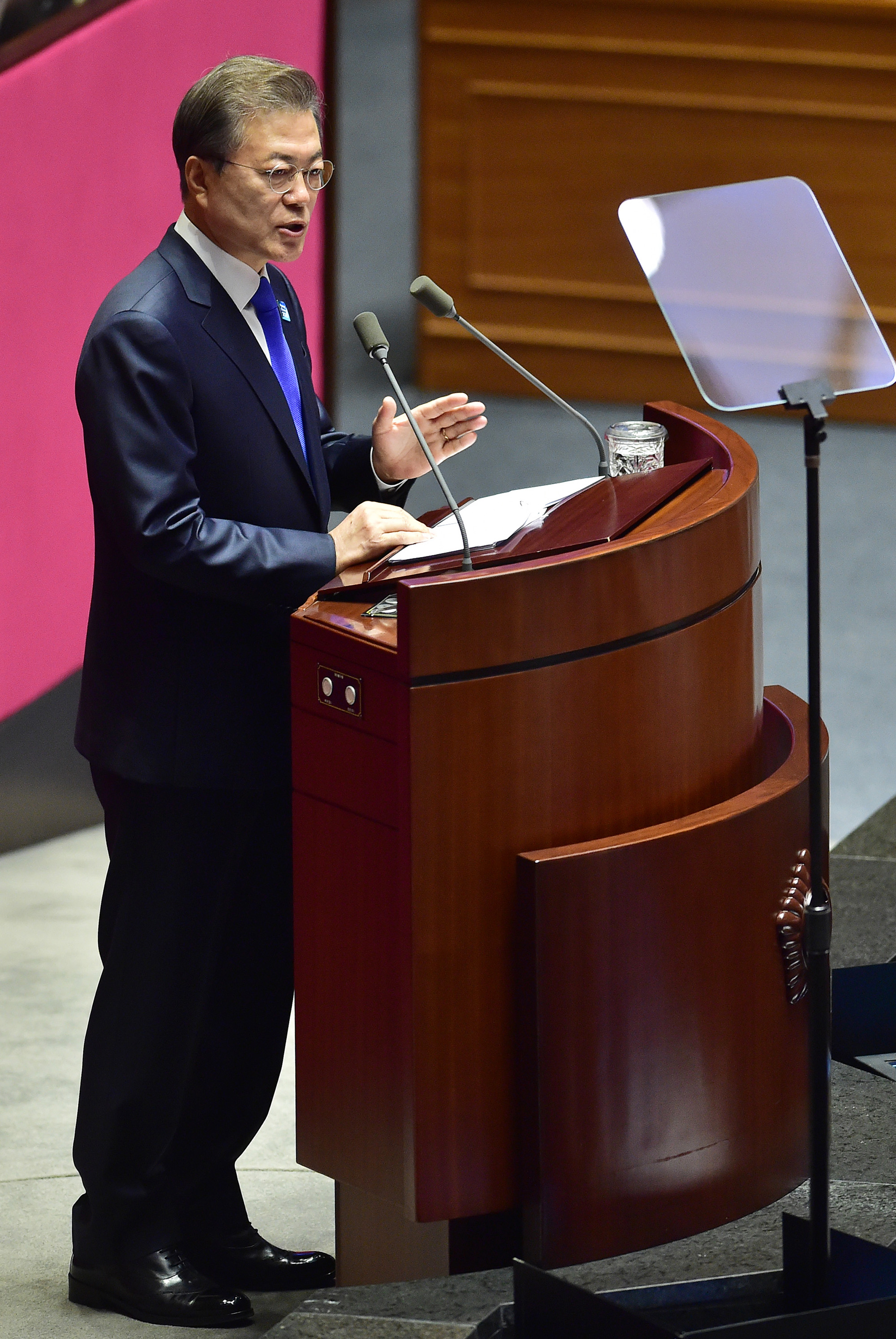 정치;국회;문재인;시정연설;자유한국당현수막시위