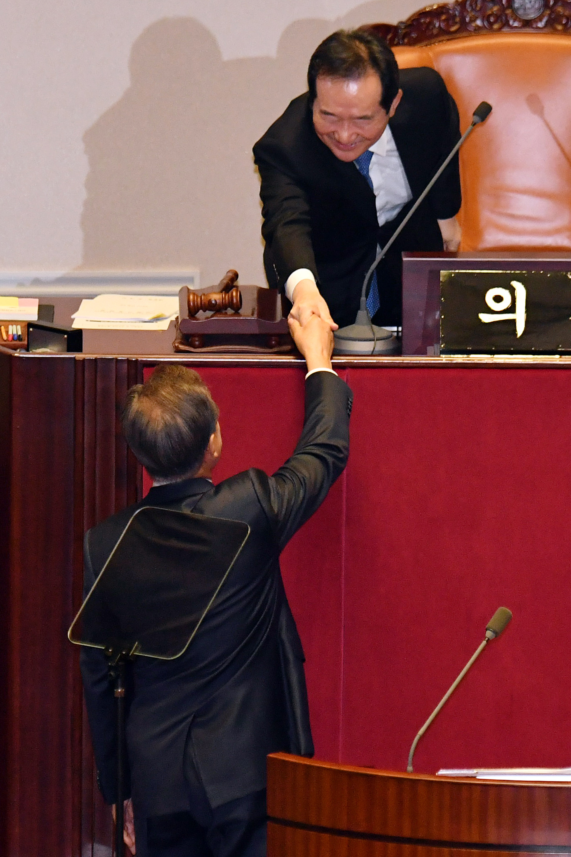 정치;국회;문재인;시정연설;자유한국당현수막시위