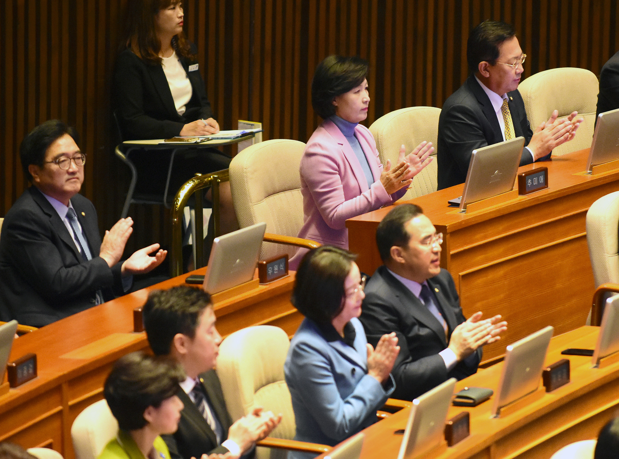 정치;국회;문재인;시정연설;자유한국당현수막시위