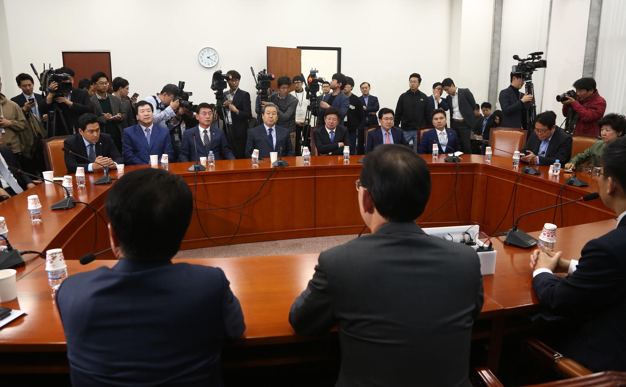 정치;국회;바른정당;의원총회;김무성;유승민