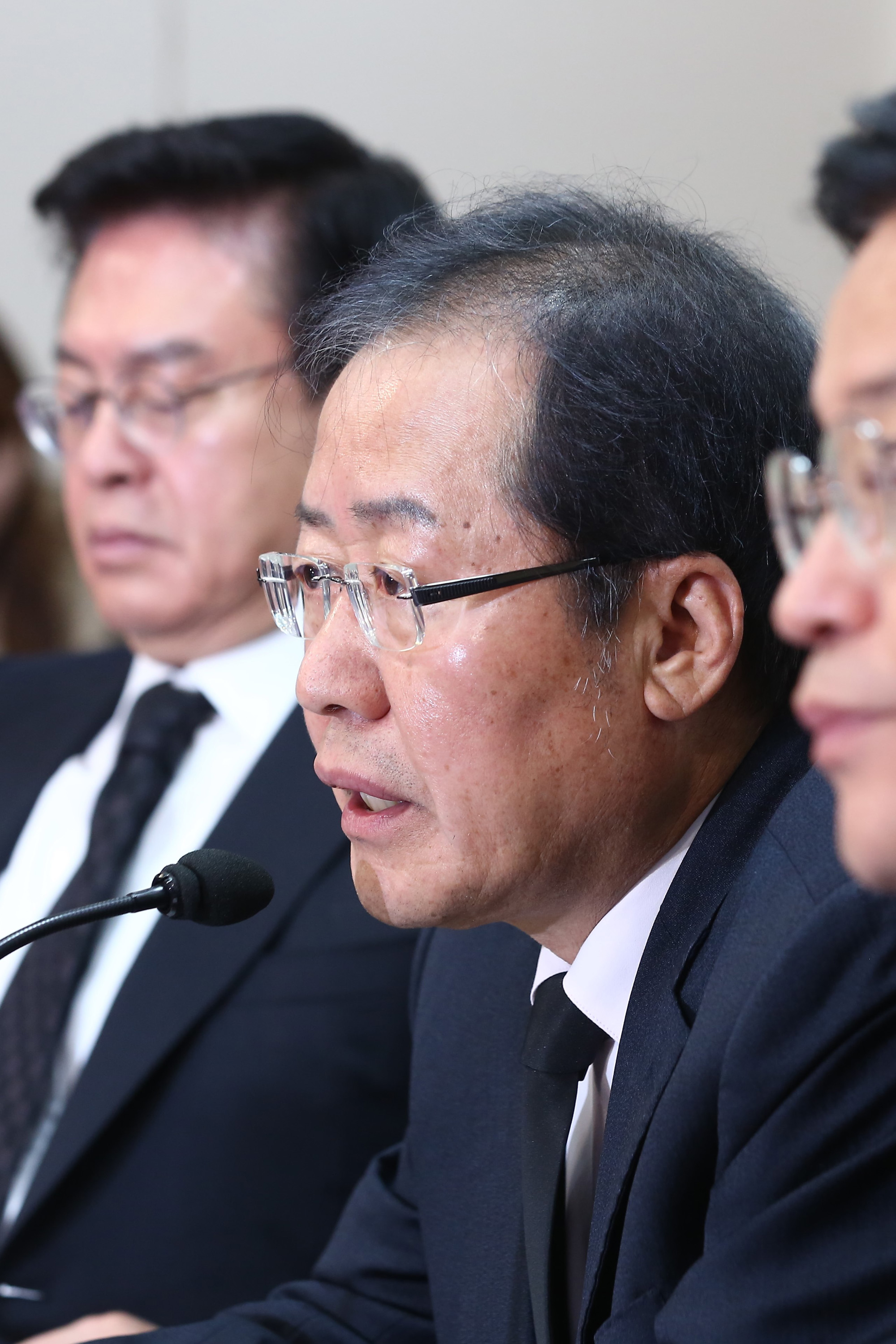 정치;자유한국당;최고위원회의;홍준표;정우택