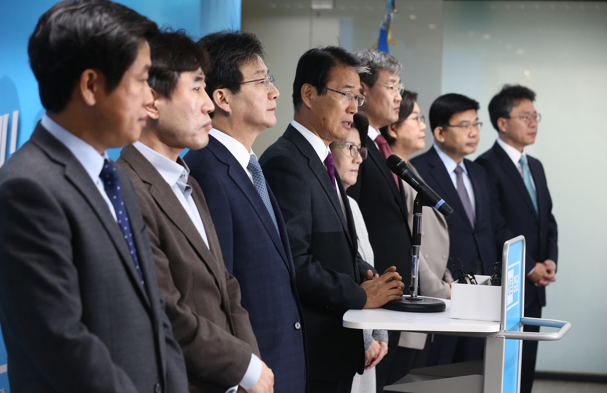 정치;바른정당;유승민;권오을