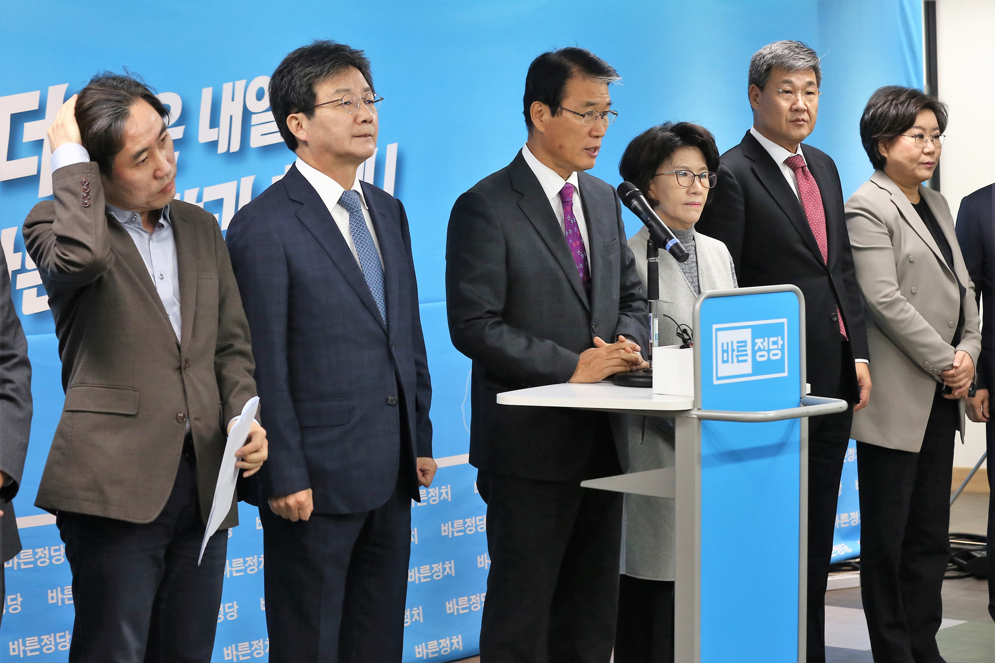 정치;바른정당;유승민;권오을