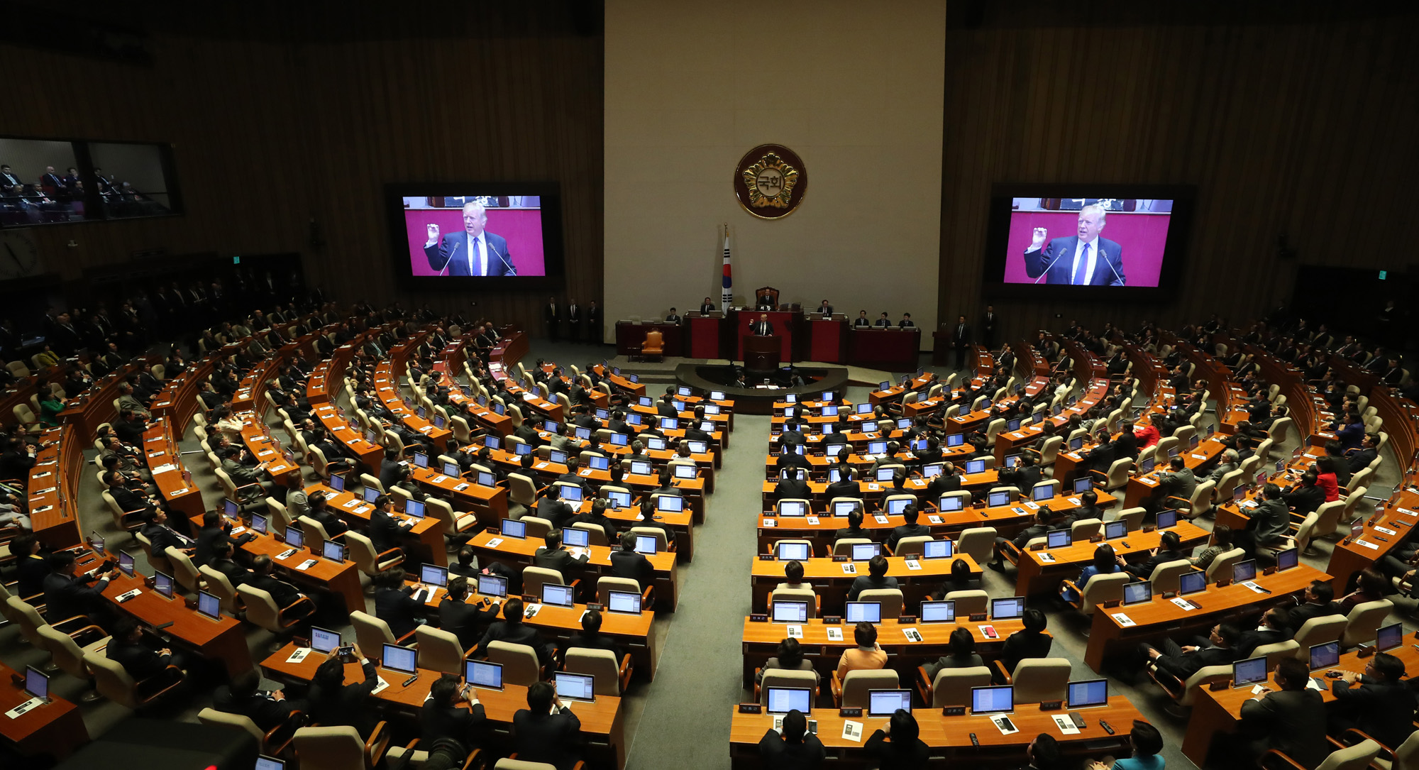 정치;국회;국회연설;미국대통령;도널드트럼프;멜라니아;트럼프연설