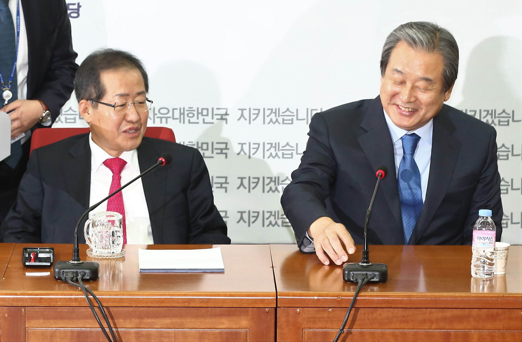 정치;국회;자유한국당재입당;김무성재입당;홍준표;바른정당탈당파