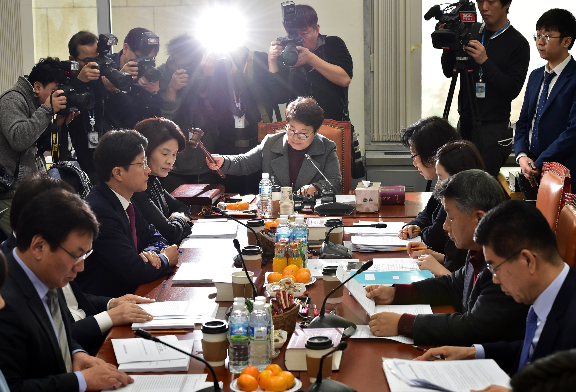 정치;국회;환경노동위원회 고용노동소위원회;근로법개정안