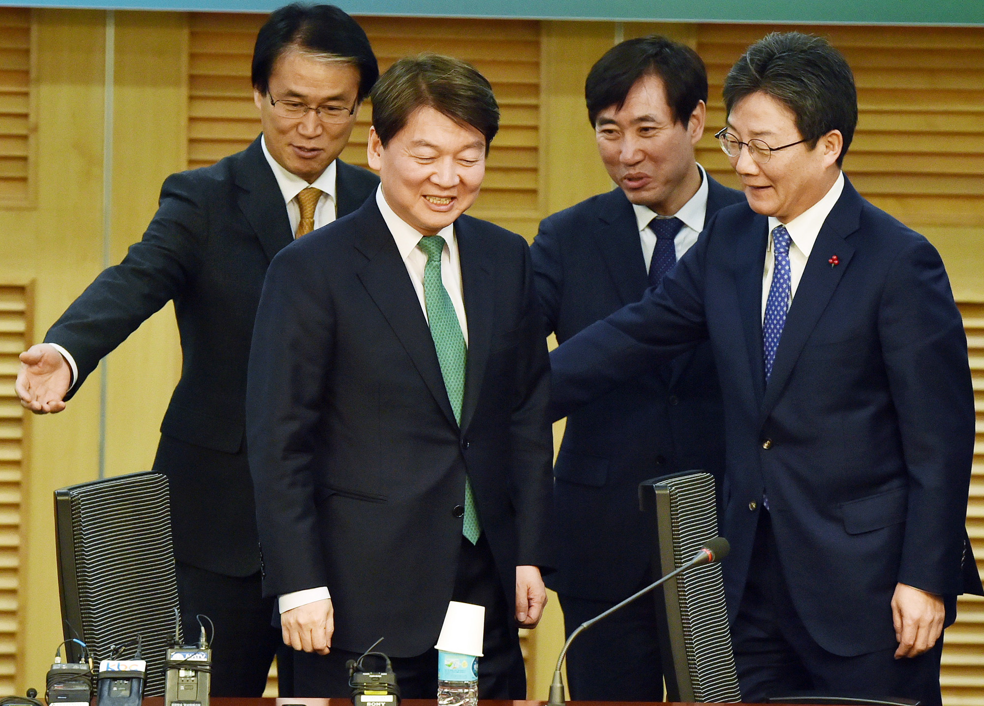 정치;바른정당통합;국민의당통합;안철수;유승민