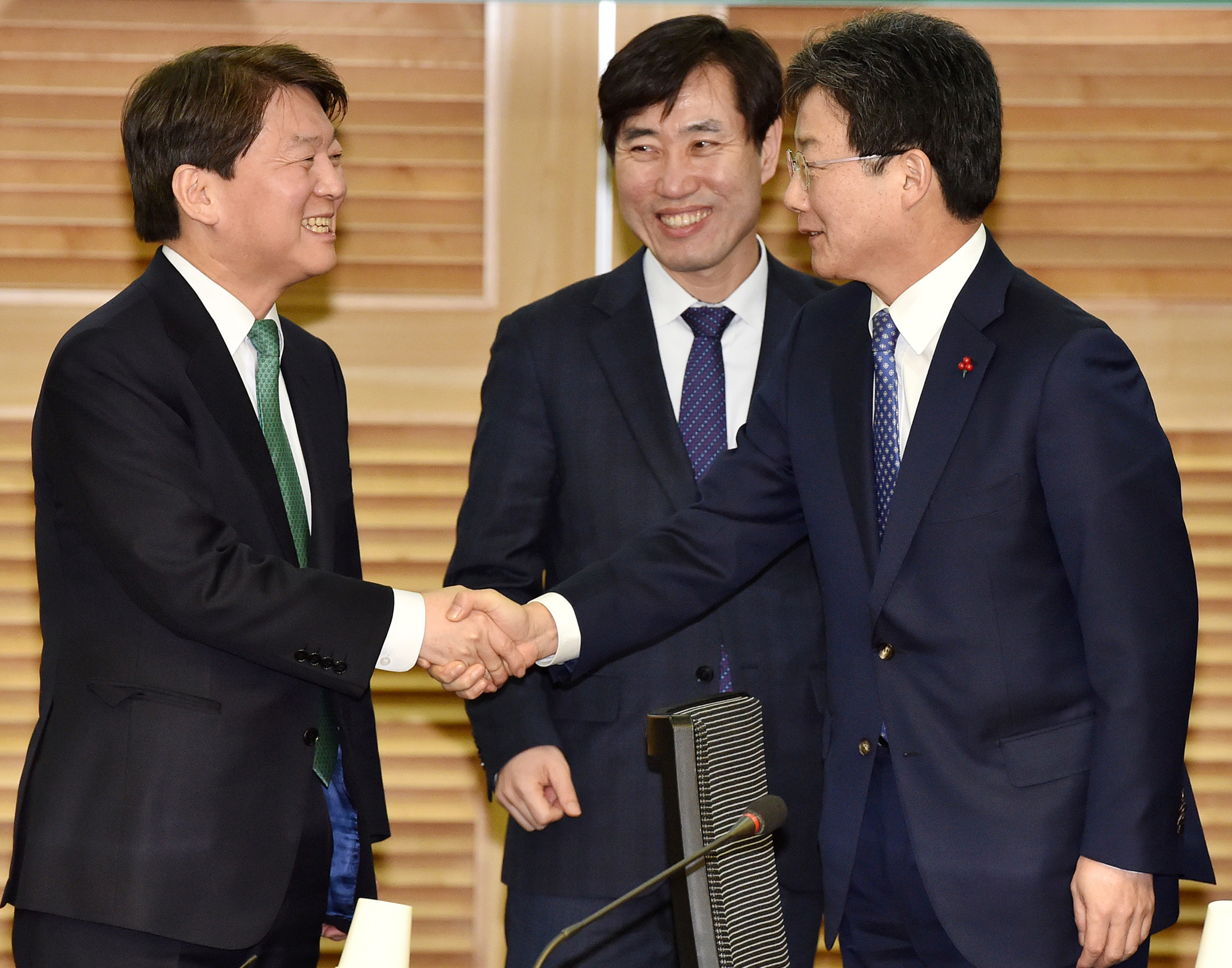 정치;바른정당통합;국민의당통합;안철수;유승민