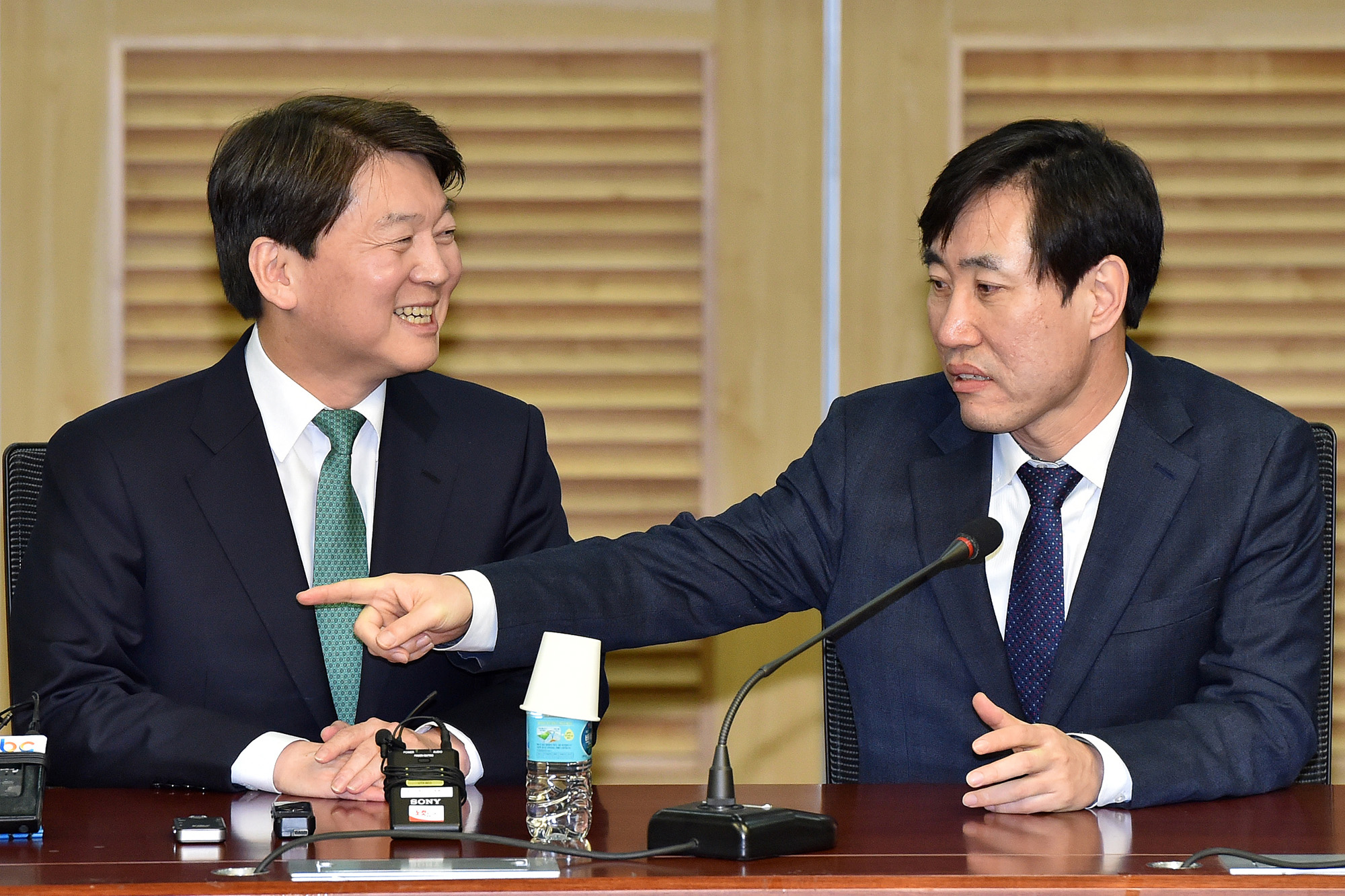 정치;바른정당통합;국민의당통합;안철수;유승민