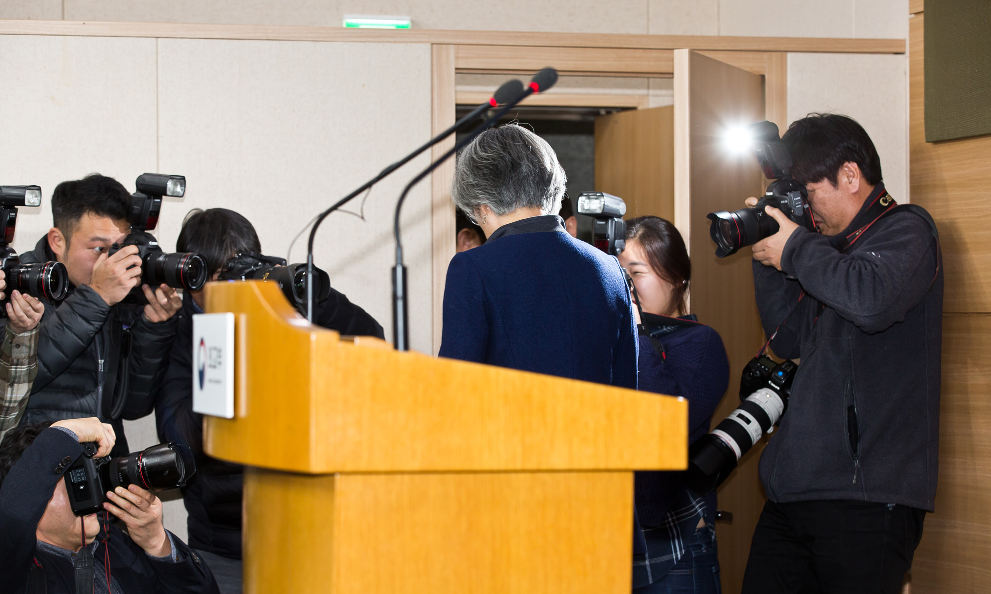 정치;외교;한일위안부합의;외교부;정부서울청사;강경화;외교부장관;한일위안부합의처리기자회견;위안부재협상