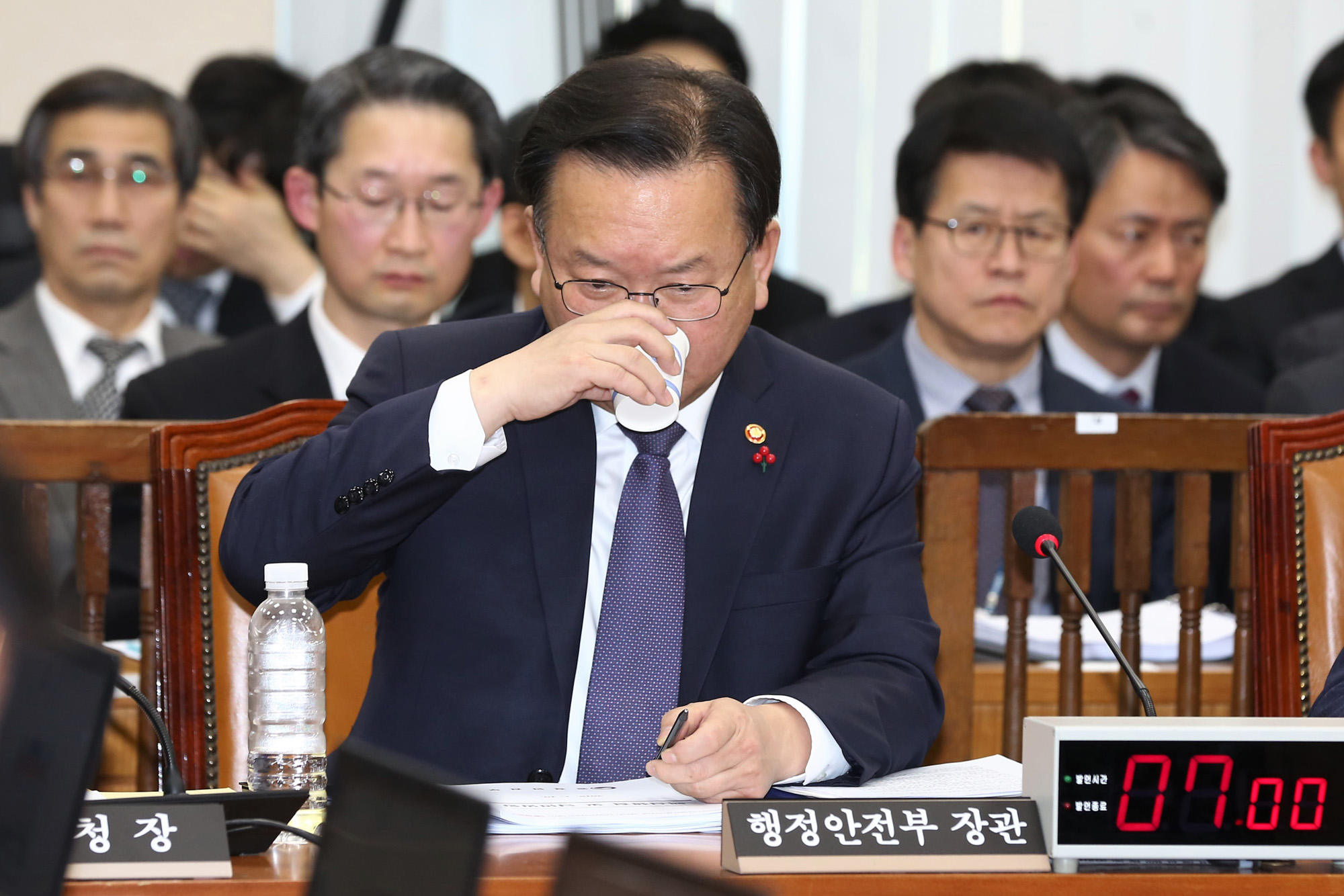 정치;국회;행정안전위원회;제천스포츠센터화재;김부겸