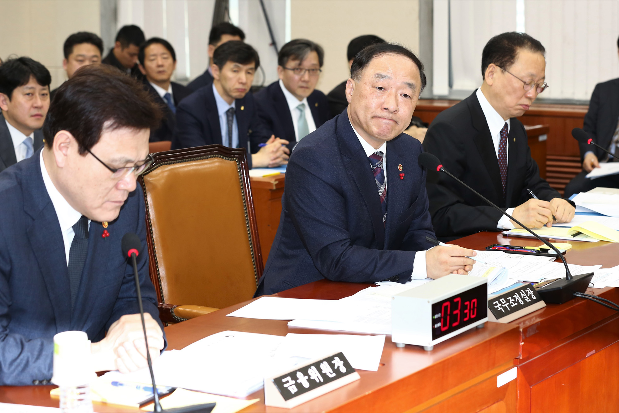 정치;국회;가상화폐;금융위원장;정무위원회;국무조정실장;금융감독원장.