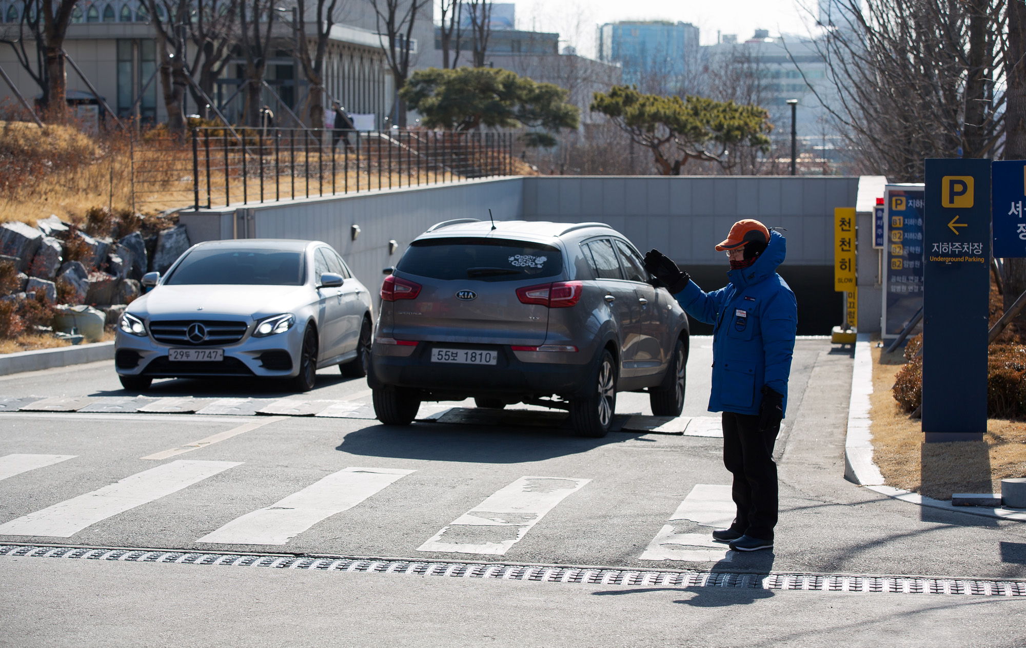 사회;세태;사건사고;연세대학교;연세대청소노동자;청소노동자;경비노동자;대학인원감축;연세대점거농성;노사갈등;간접고용;청소노동자구조조정