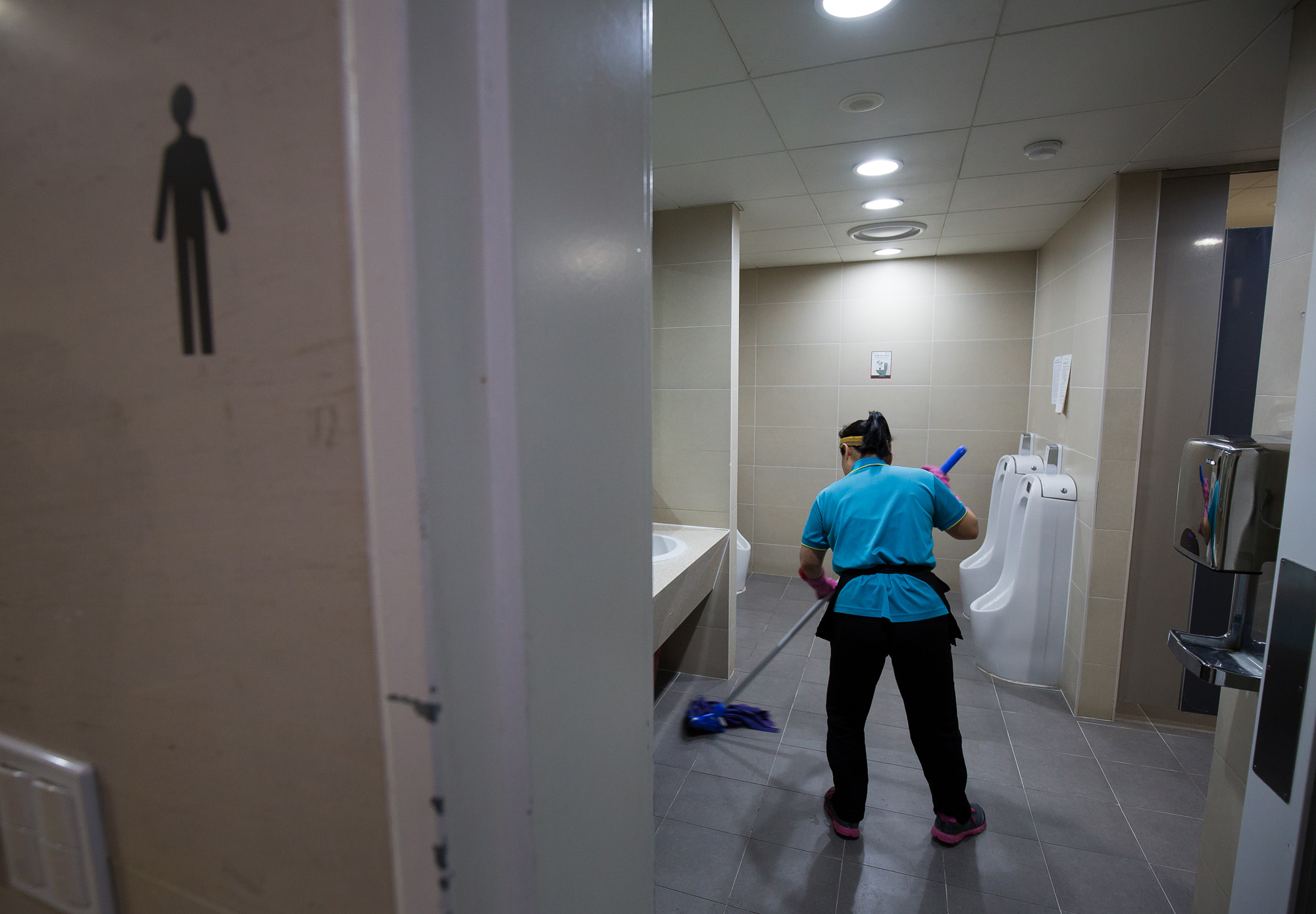 사회;세태;사건사고;연세대학교;연세대청소노동자;청소노동자;경비노동자;대학인원감축;연세대점거농성;노사갈등;간접고용;청소노동자구조조정