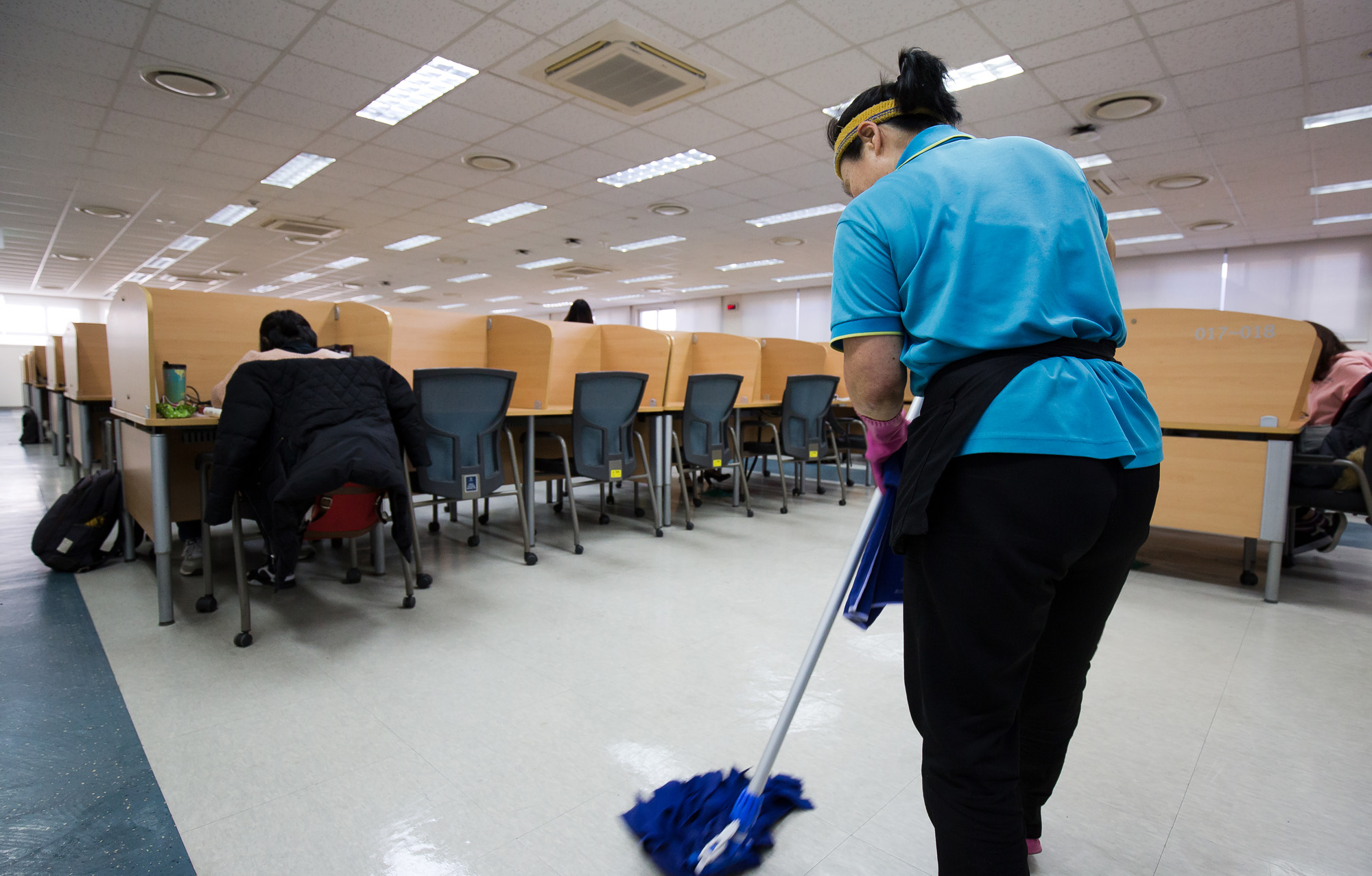 사회;세태;사건사고;연세대학교;연세대청소노동자;청소노동자;경비노동자;대학인원감축;연세대점거농성;노사갈등;간접고용;청소노동자구조조정