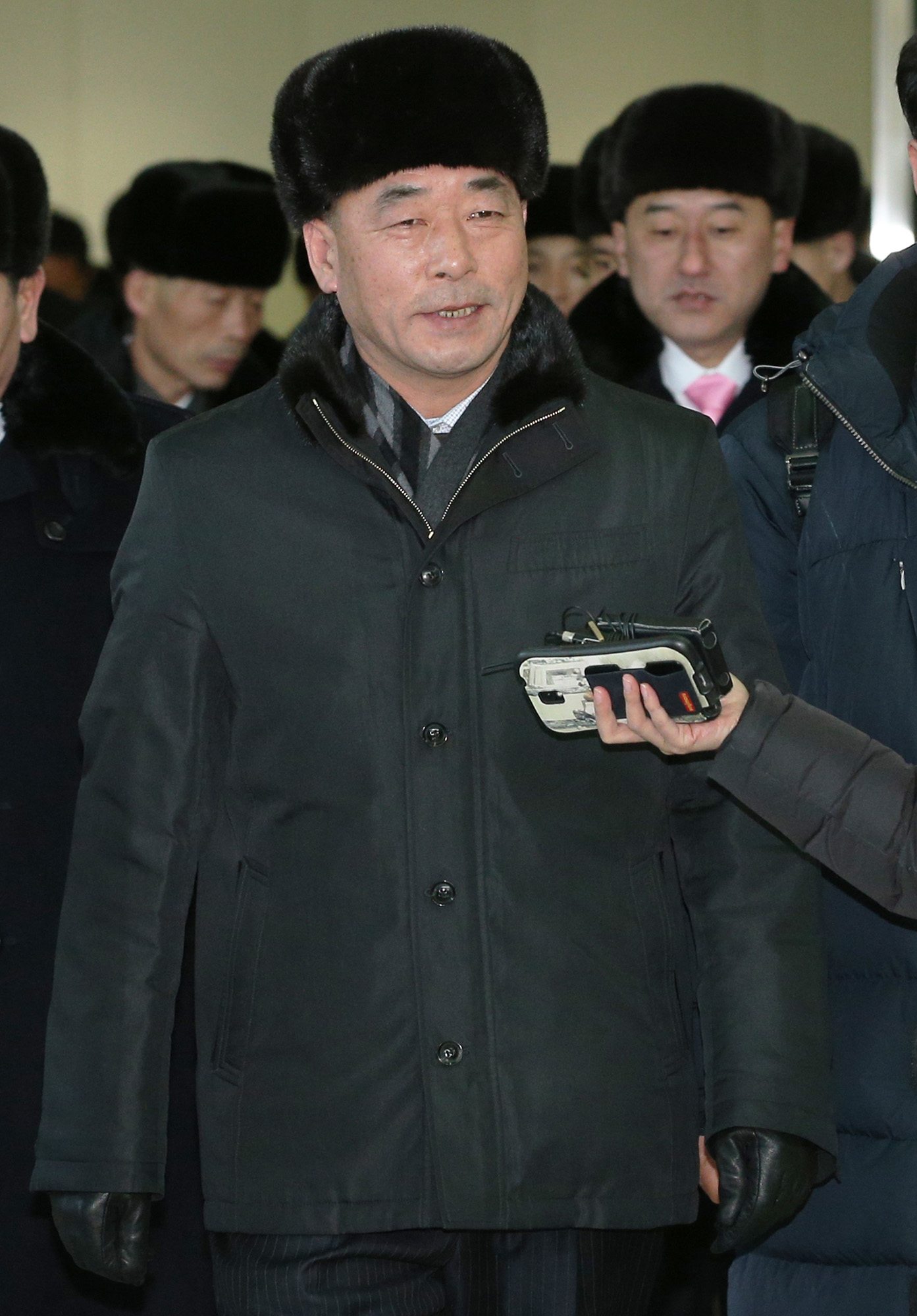 북한;북;예술단;입경;출입국관리소;선발대