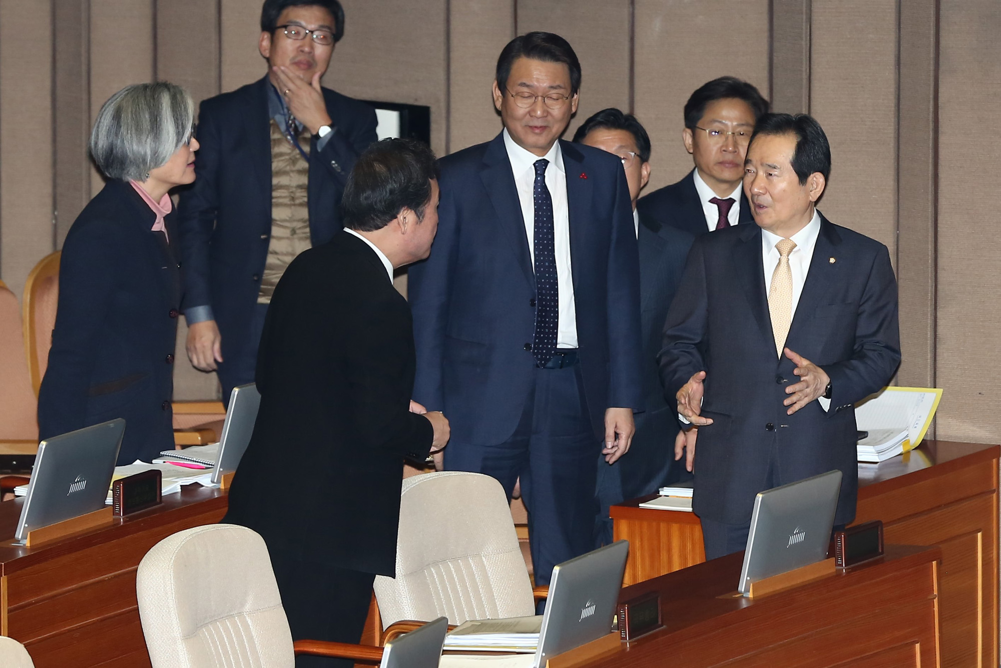 정치;국회;대정부질문;국무총리;정세균