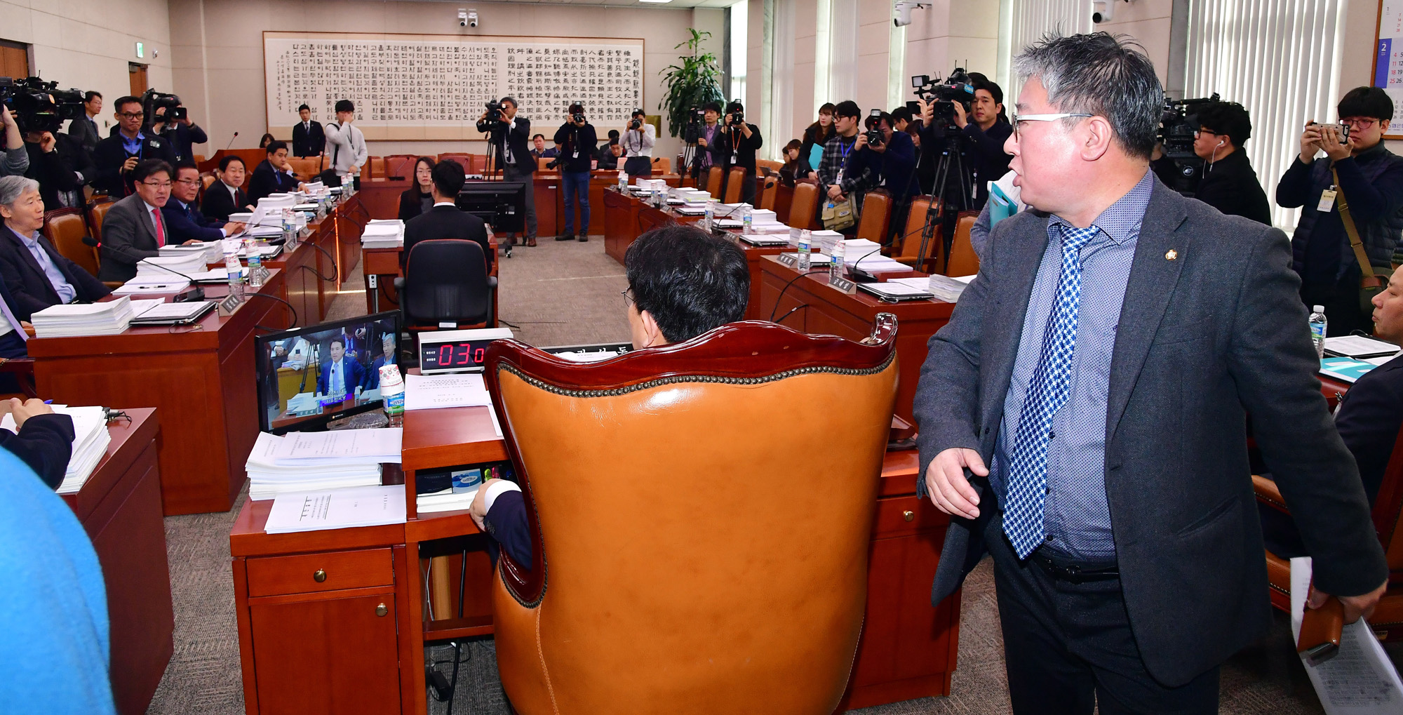 정치;국회;법제사법위원회;권성동