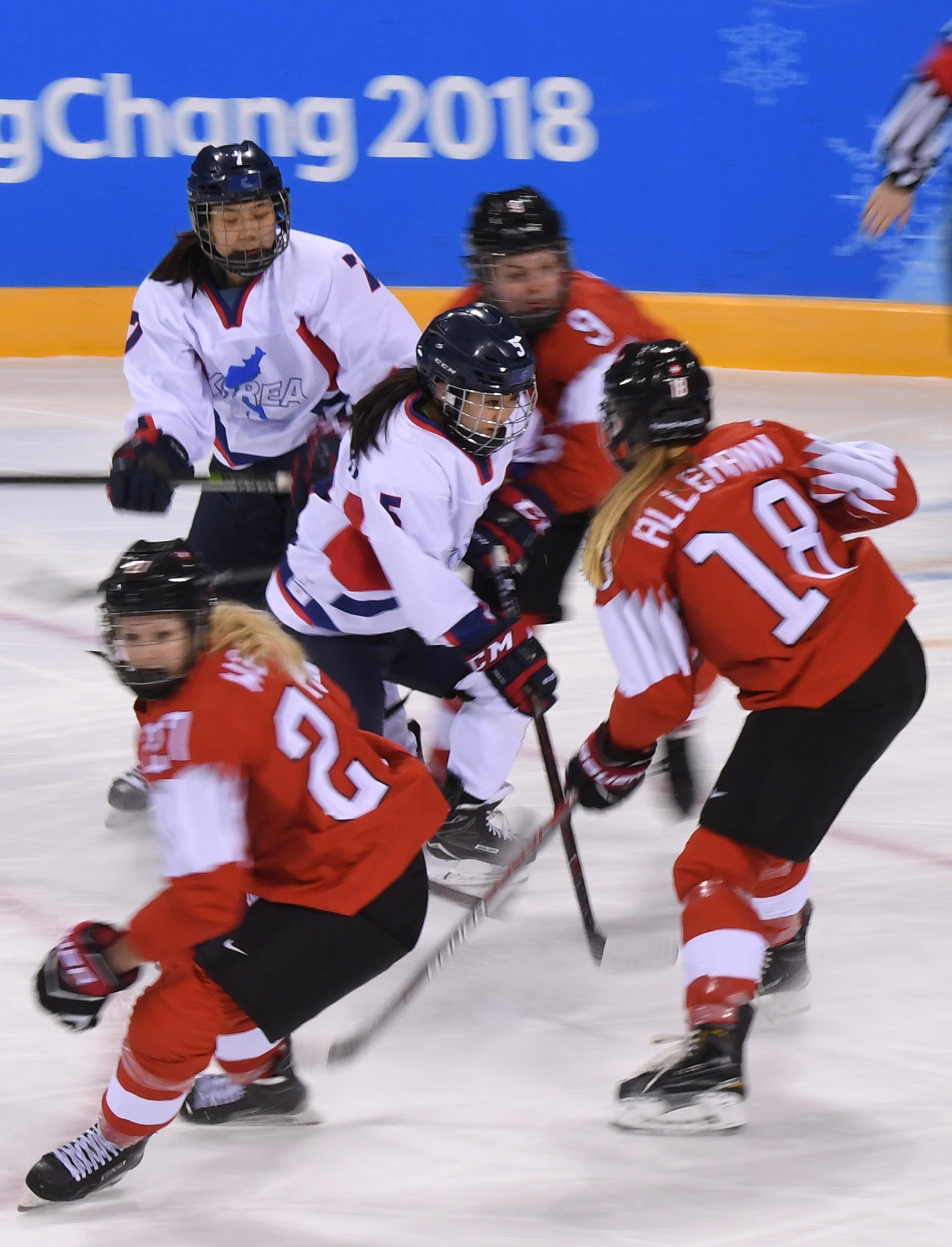 여자아이스하키단일팀;문재인아이스하키응원;북한응원단;김여정
