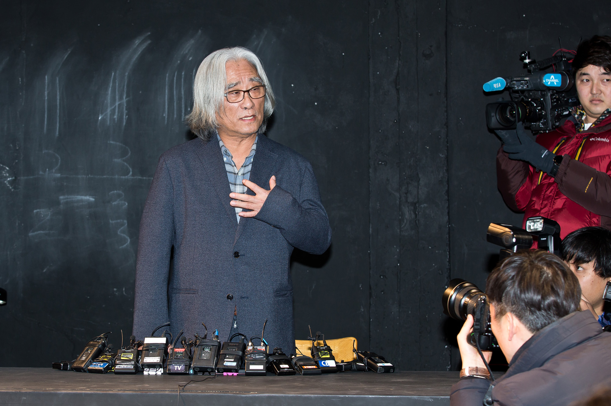 문화;예술;연극;사회;사건사고;성추행;성폭행;성추행논란;이윤택;연극계;연극연출가;성폭력범죄;30스튜디오;연희단거리패