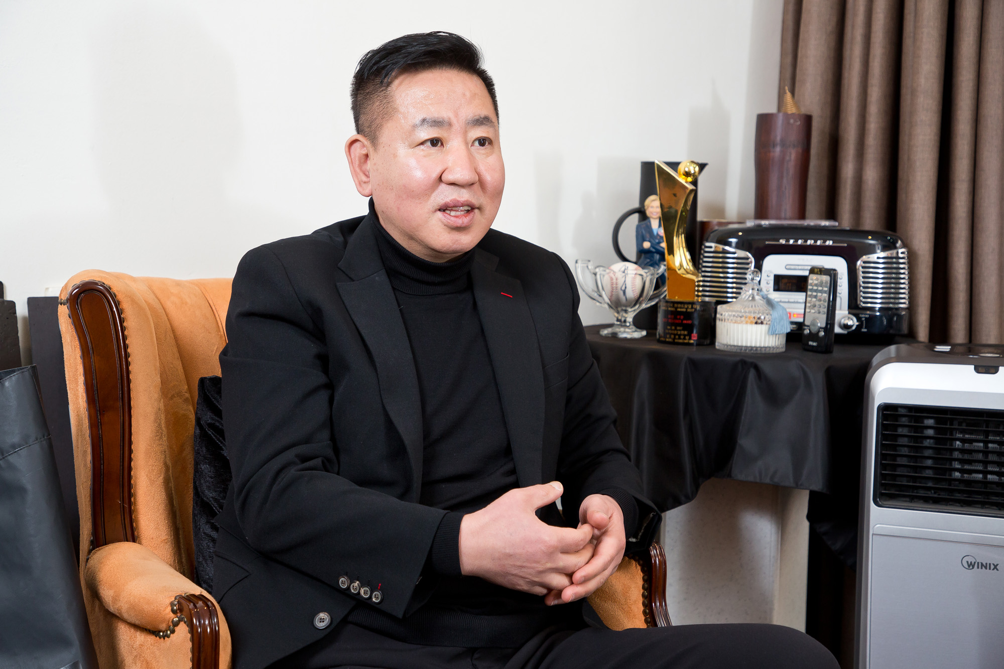 사회;이슈;패션;문재인정부;김정숙여사;청와대영부인;영부인패션;패션디자이너;양해일;양해일재킷