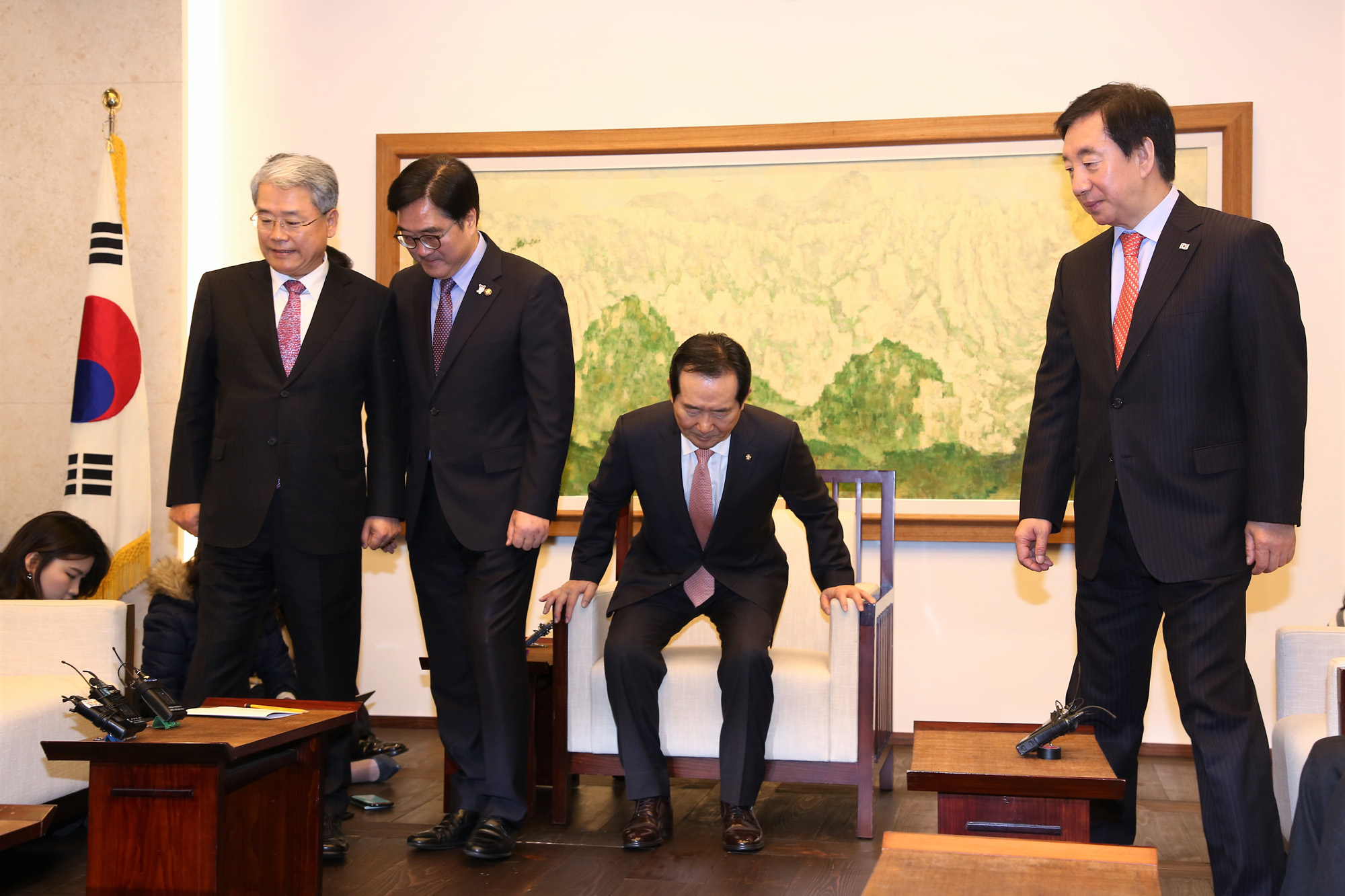 정치;국회의장정례회동;여야원내대표