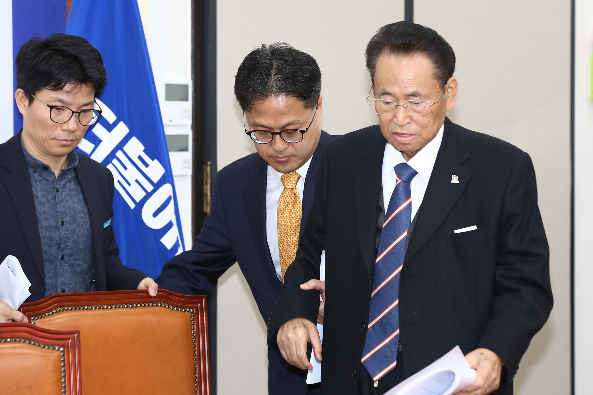 정치국회;더불어민주당;최고위원회의;송현섭