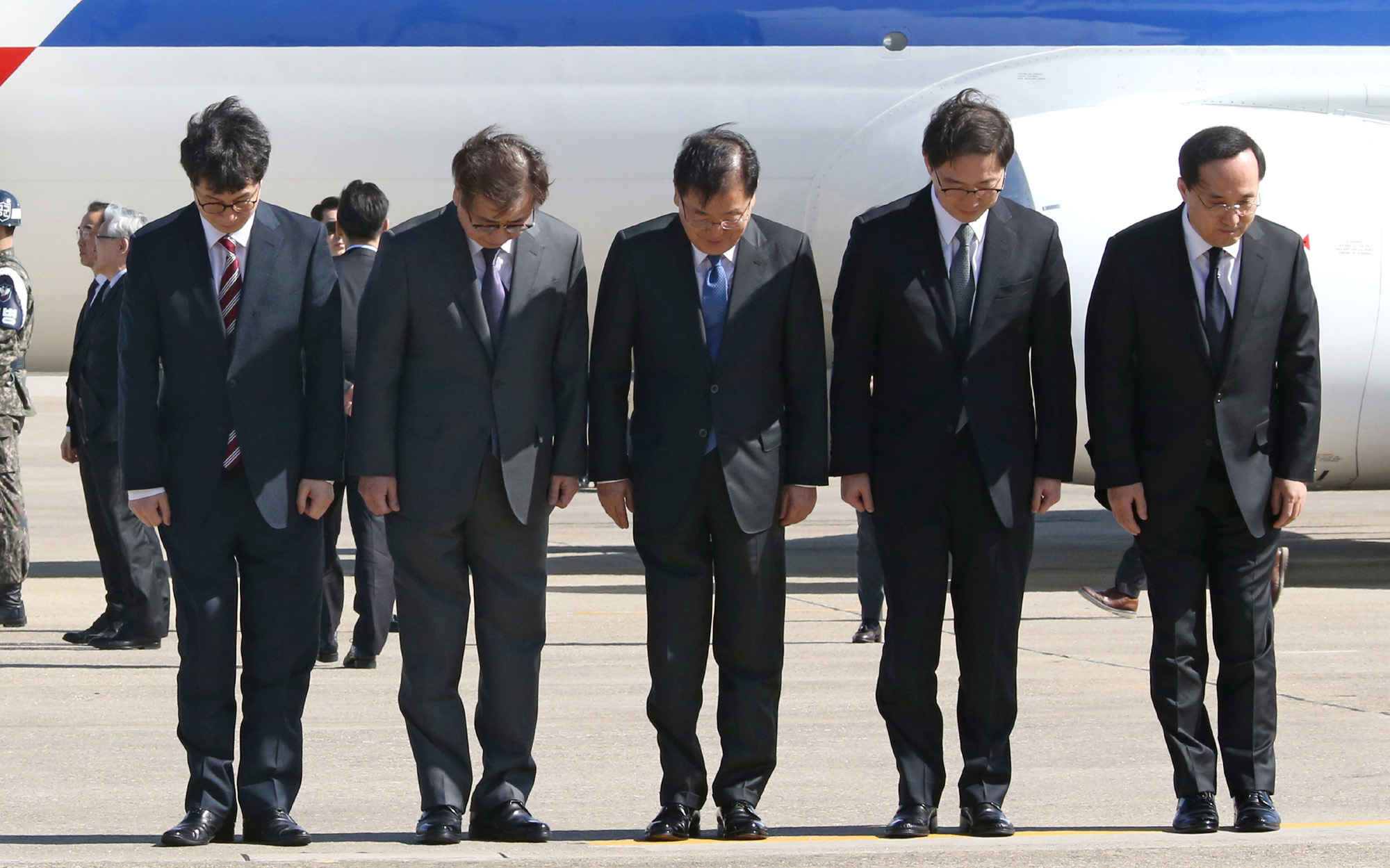외교;북한;대북특사단;대북특별사절대표단;서울공항;대북특별사절단방북;특사단방북