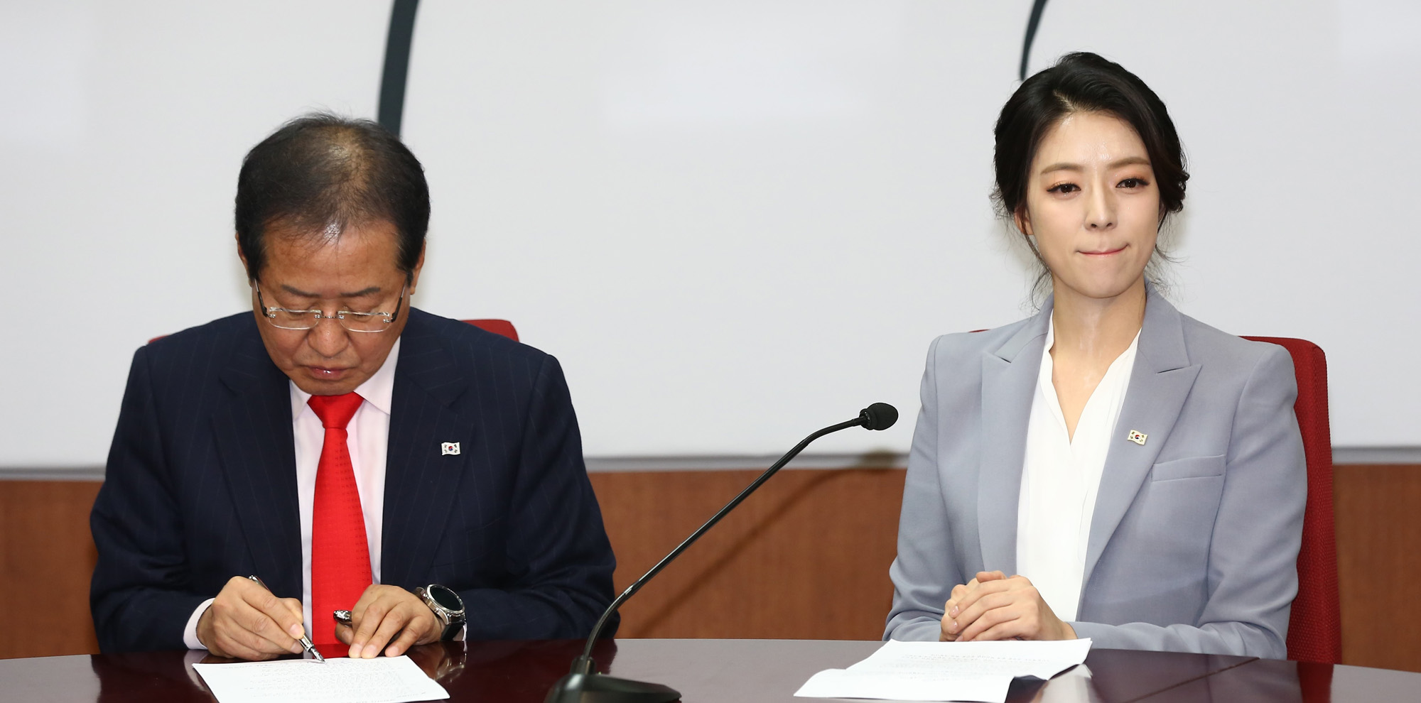 정치;자유한국당영입인사환영식;배현진;길환영