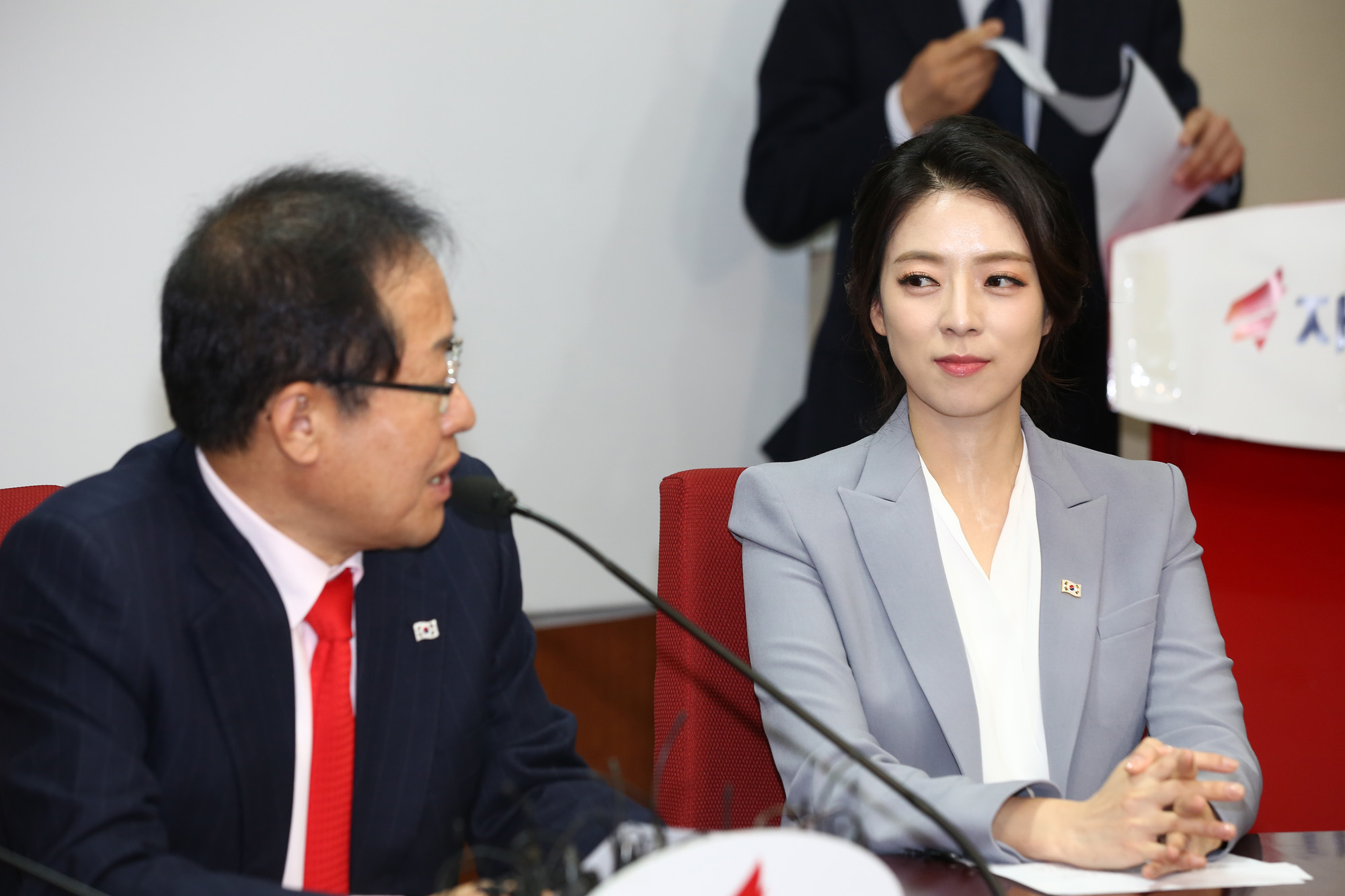 정치;자유한국당영입인사환영식;배현진;길환영