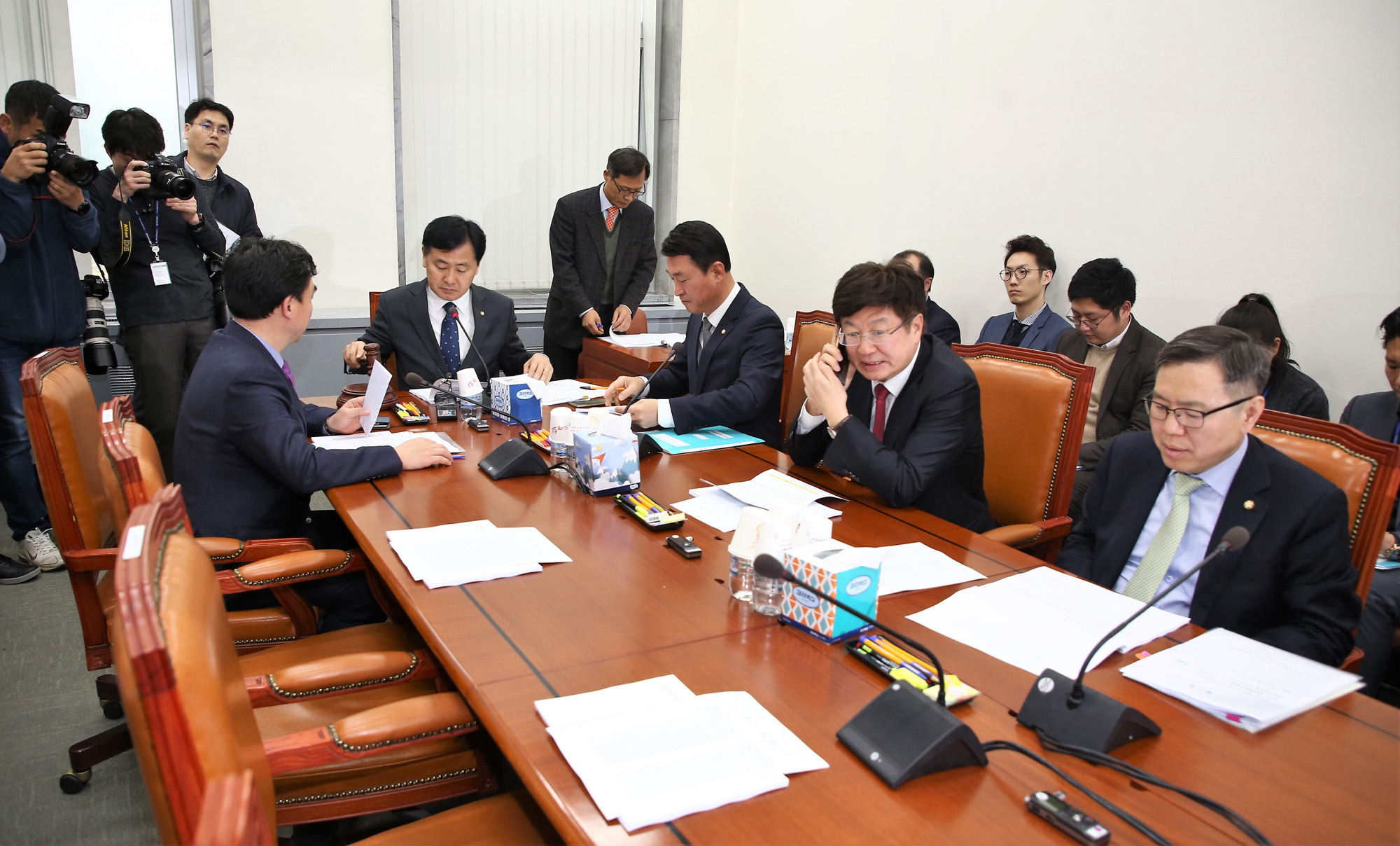 정치국회;정치개혁소위원회