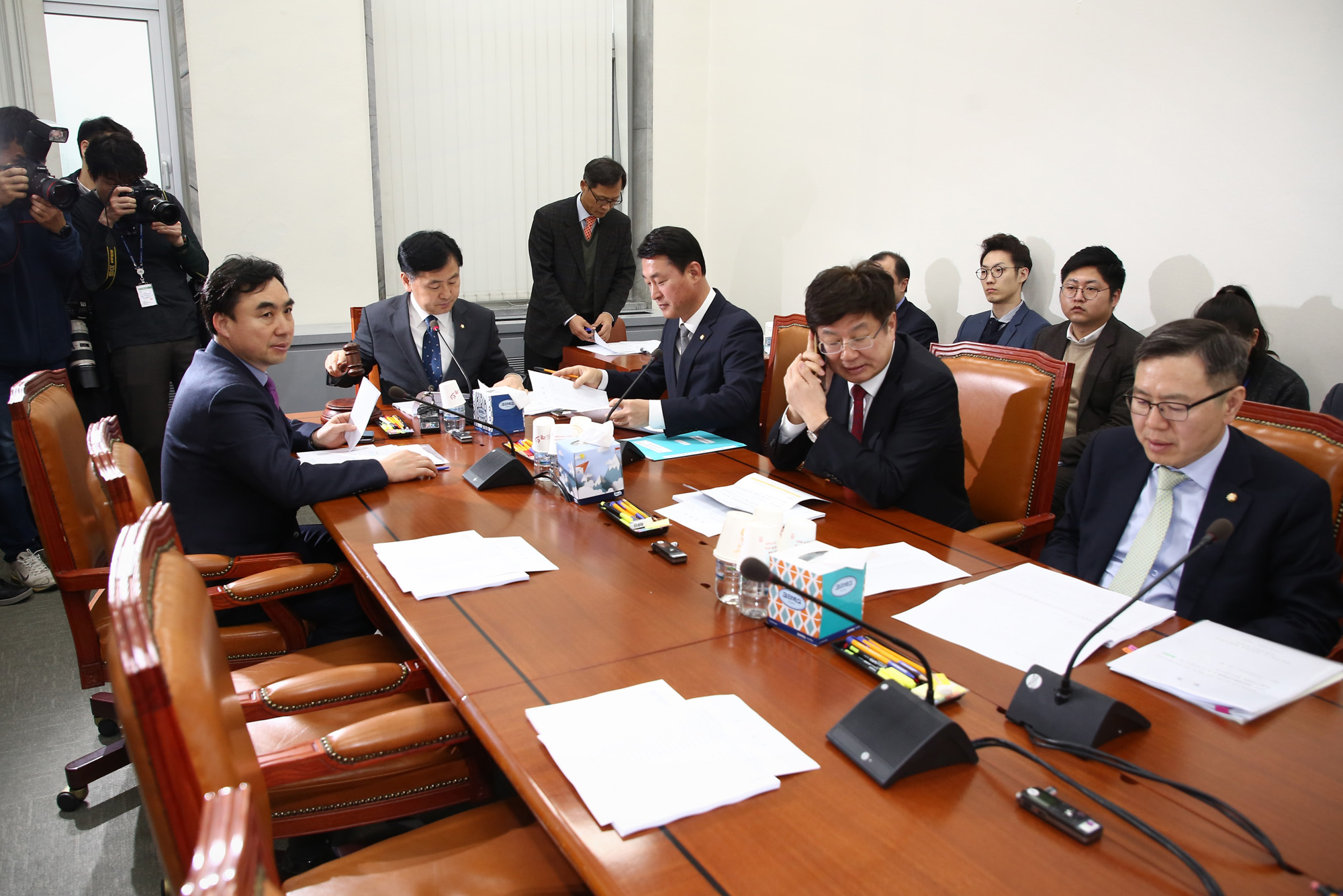 정치국회;정치개혁소위원회