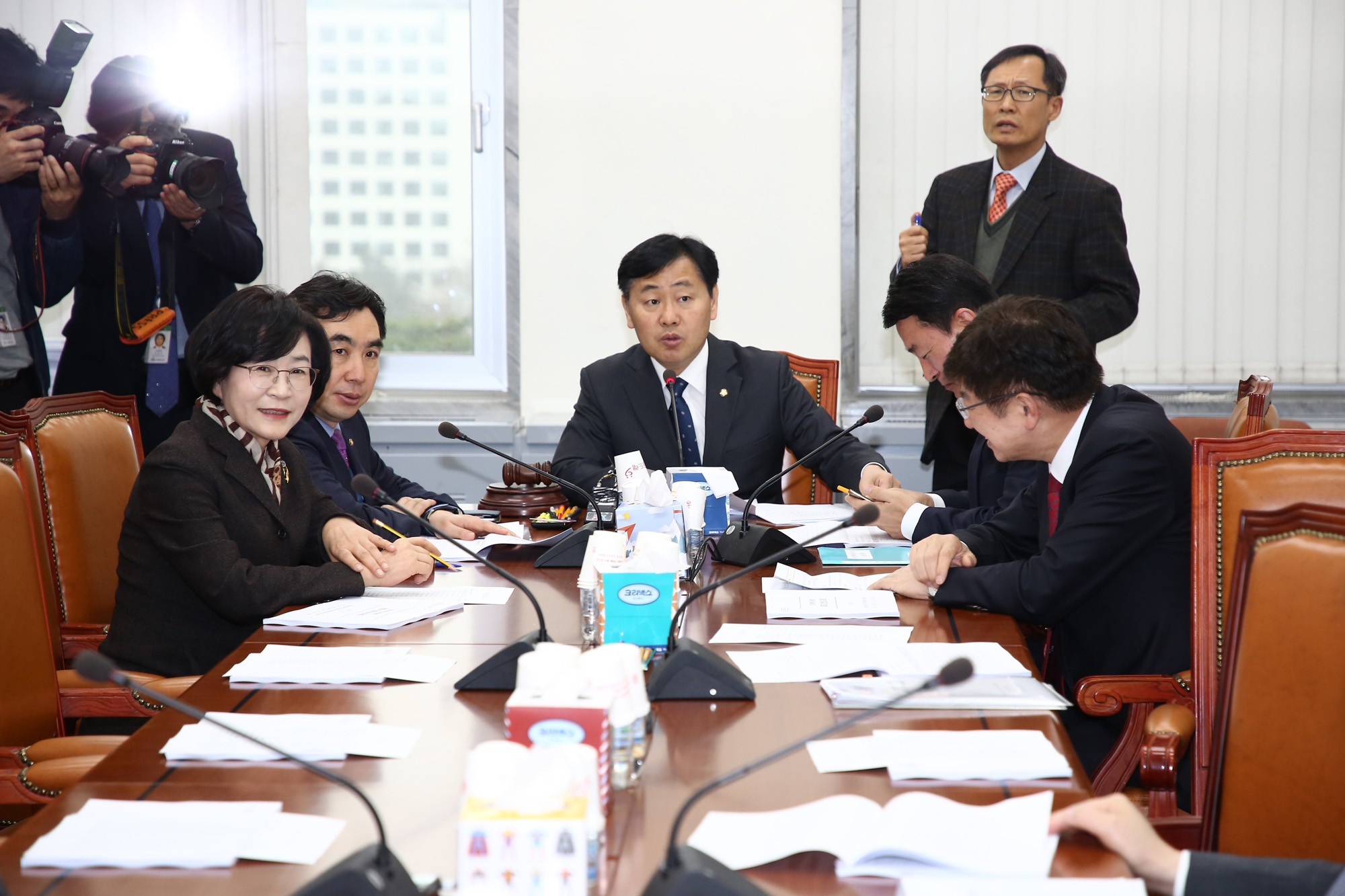 정치국회;정치개혁소위원회