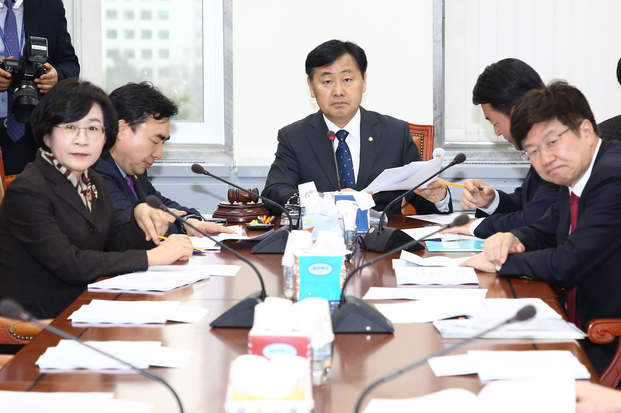 정치국회;정치개혁소위원회