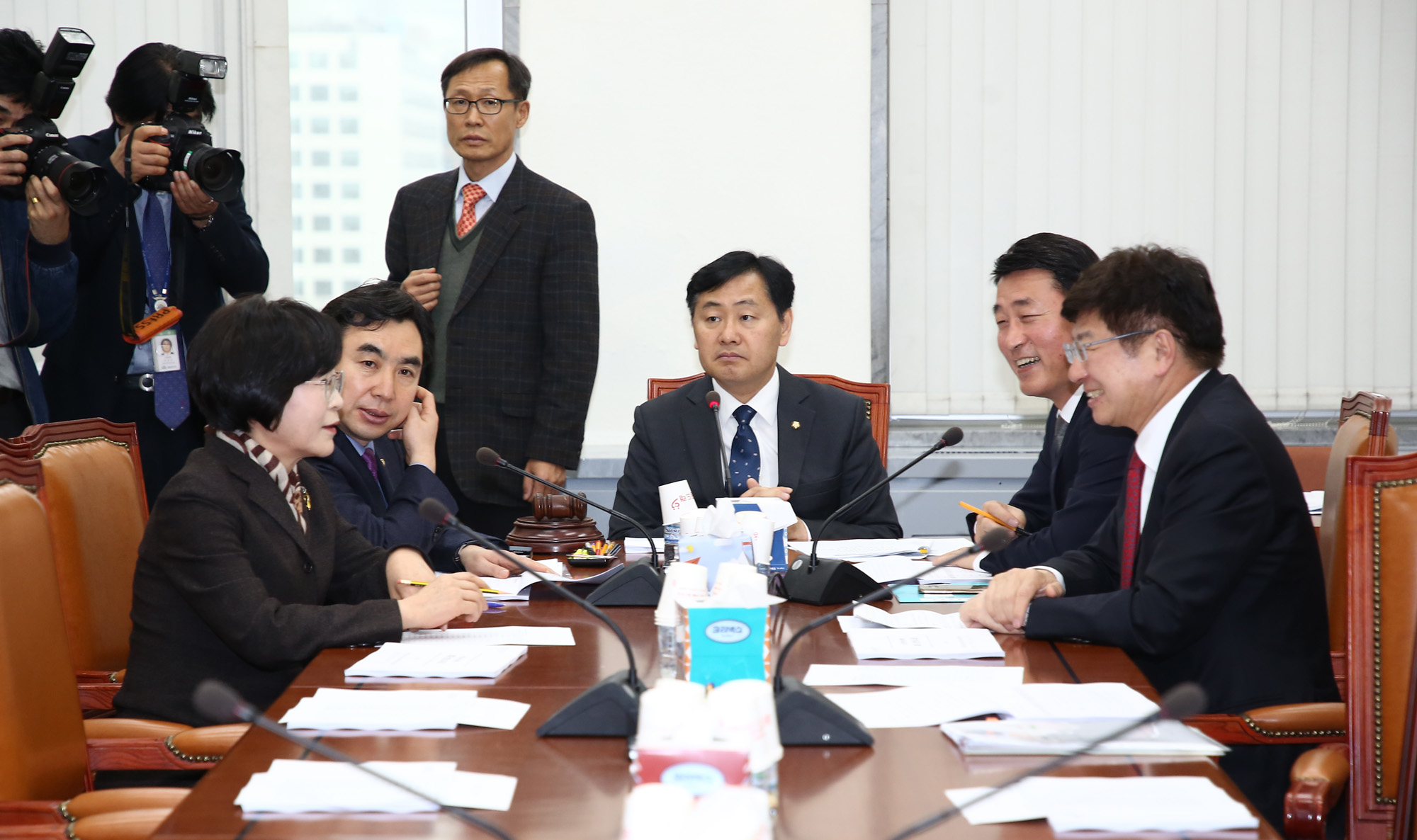 정치국회;정치개혁소위원회