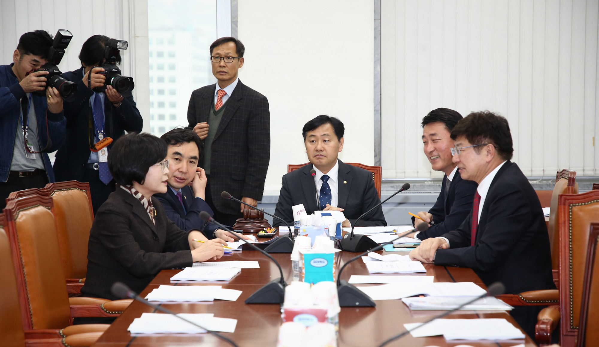 정치국회;정치개혁소위원회