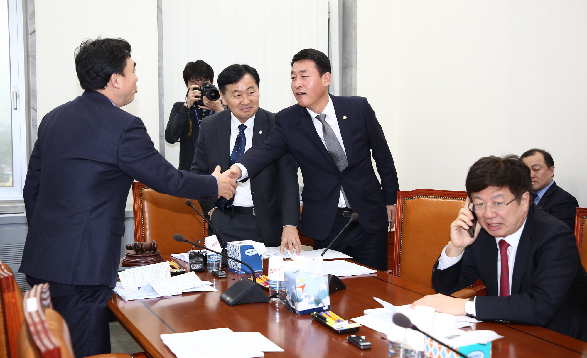 정치국회;정치개혁소위원회