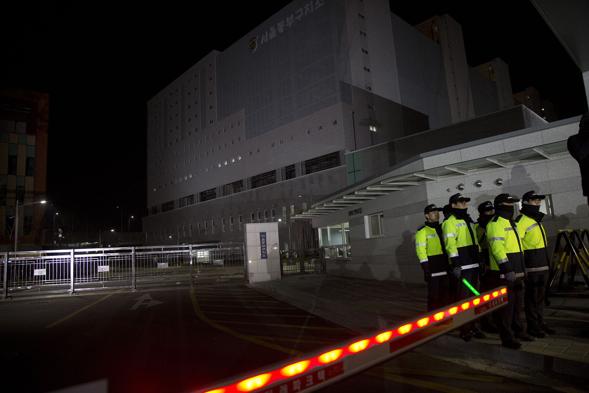 정치;뇌물;구속;이명박;mb;서울동부구치소