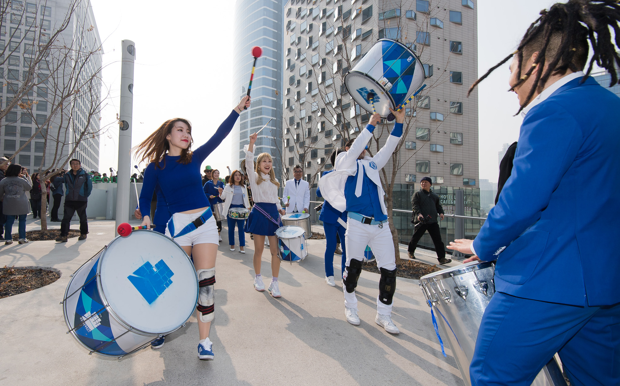 사회;문화;행사;퍼레이드;봄축제;시민퍼레이드;서울로7017;서울로봄나팔퍼레이드;초록물결;봄나팔대행진;브라스밴드;바스커션