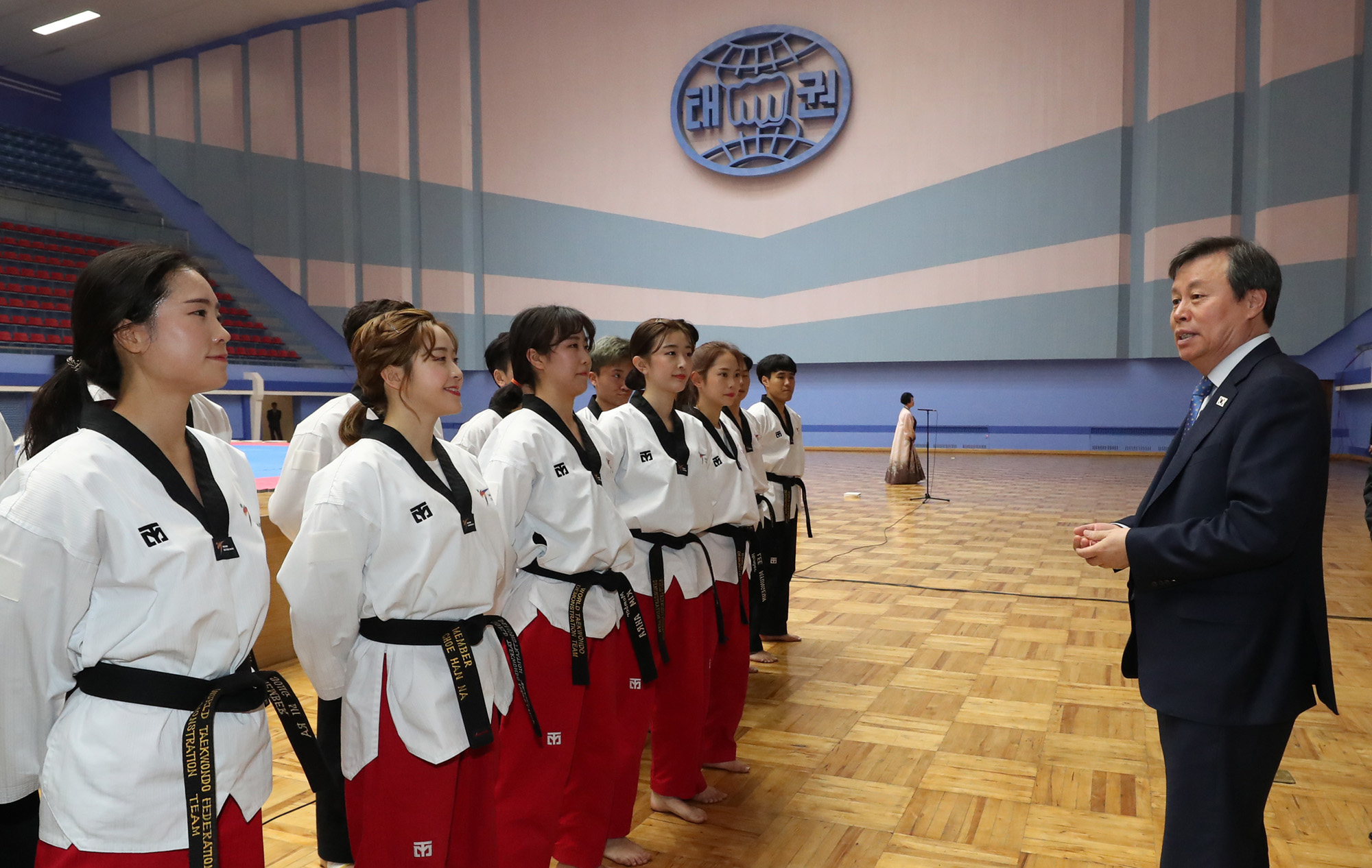 북한;평양;대중음악;공연;남북화합;조용필;이선희;레드벨벳;태권도