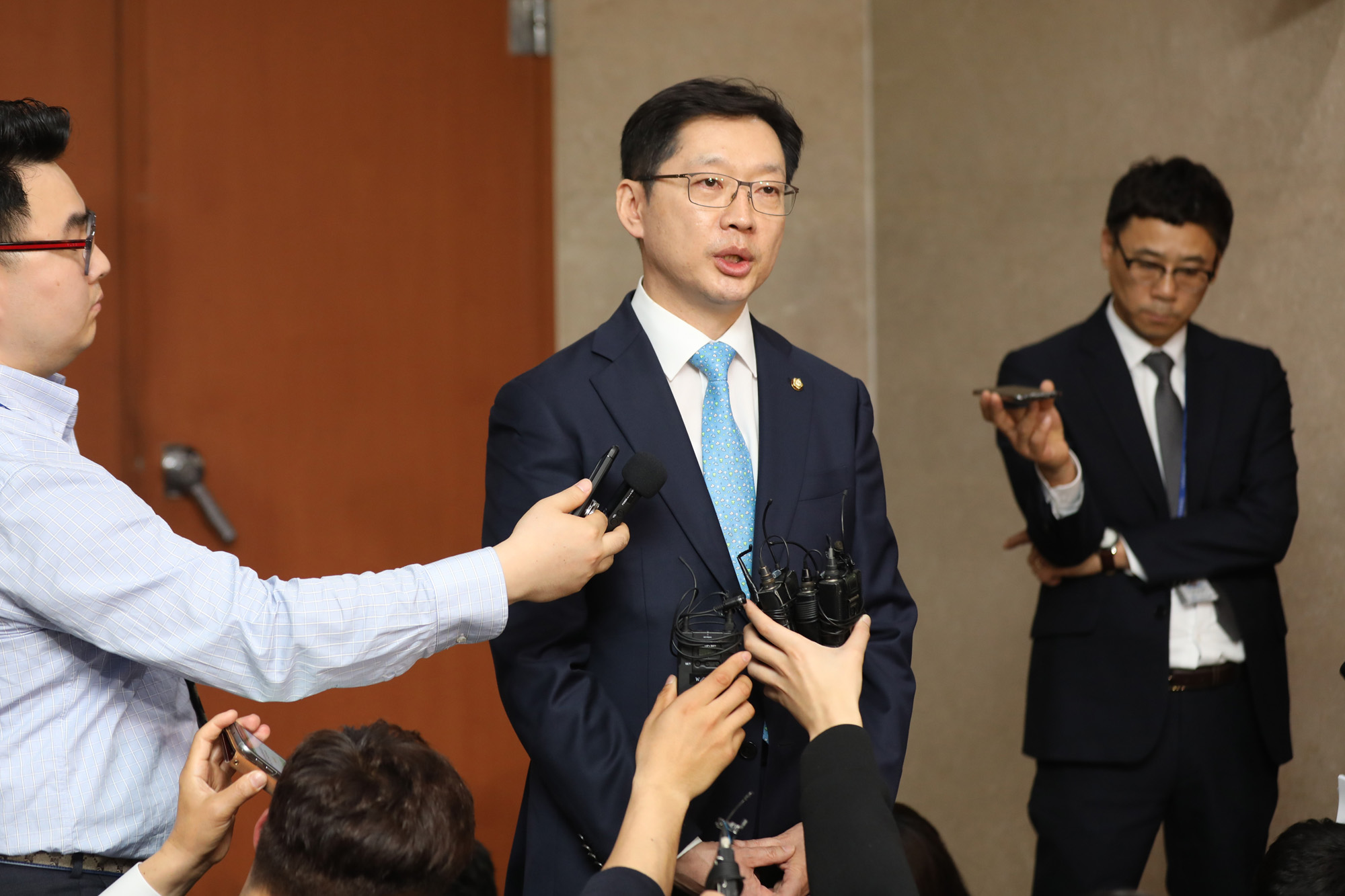 정치국회;경남도지사출마;김경수의원
