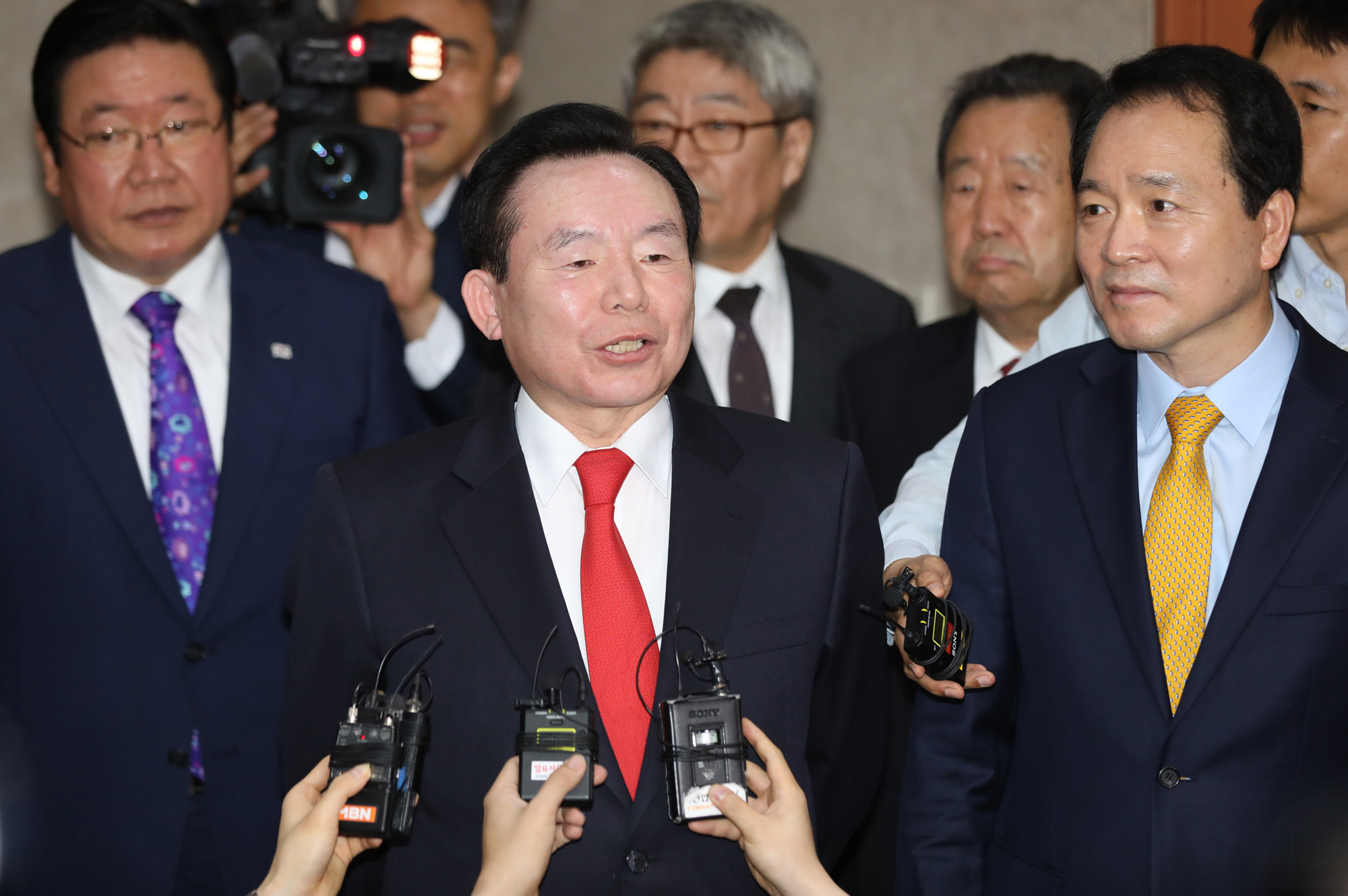 정치국회;이인제;충남도지사출마
