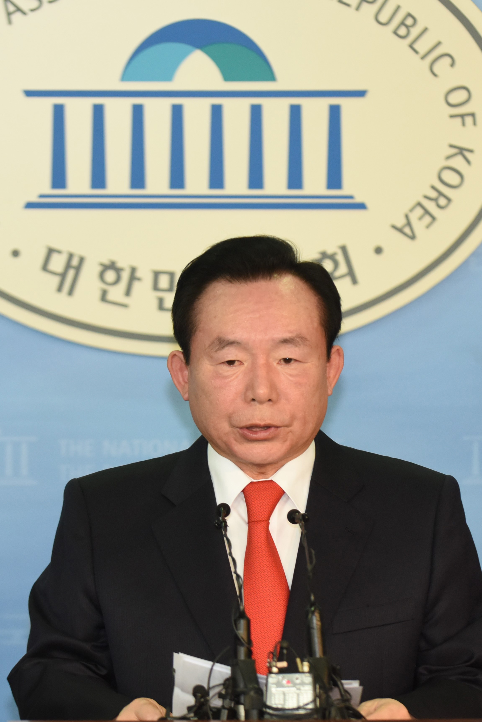 정치국회;이인제;충남도지사출마