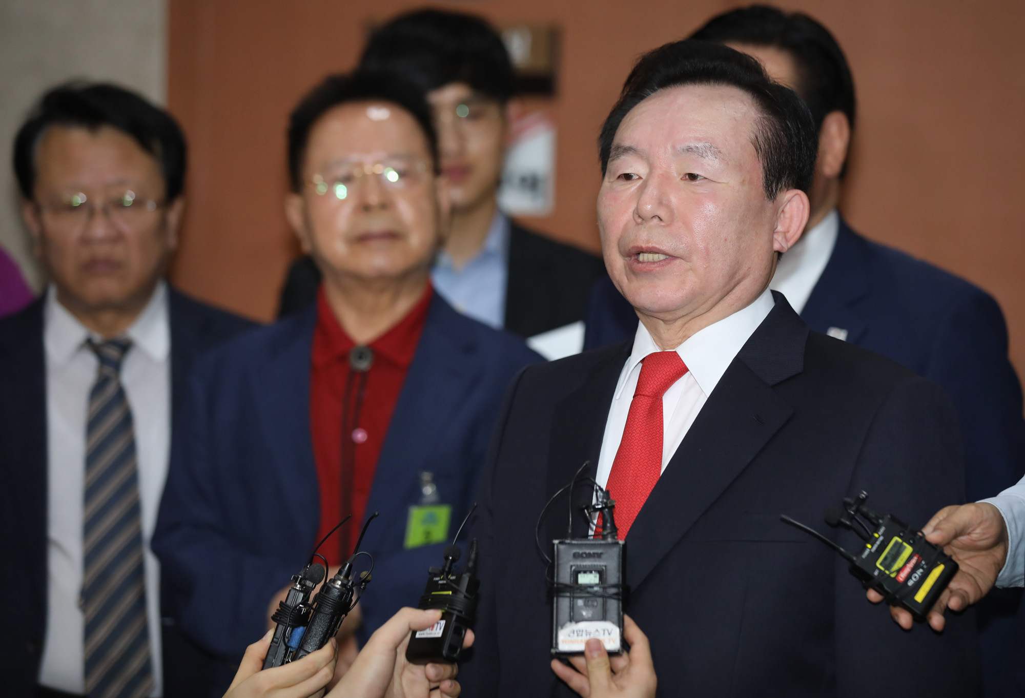 정치국회;이인제;충남도지사출마