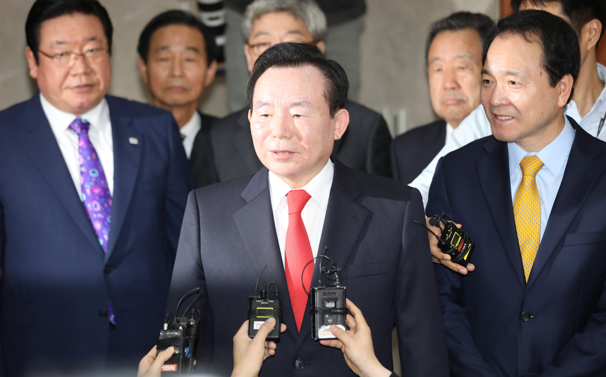 정치국회;이인제;충남도지사출마