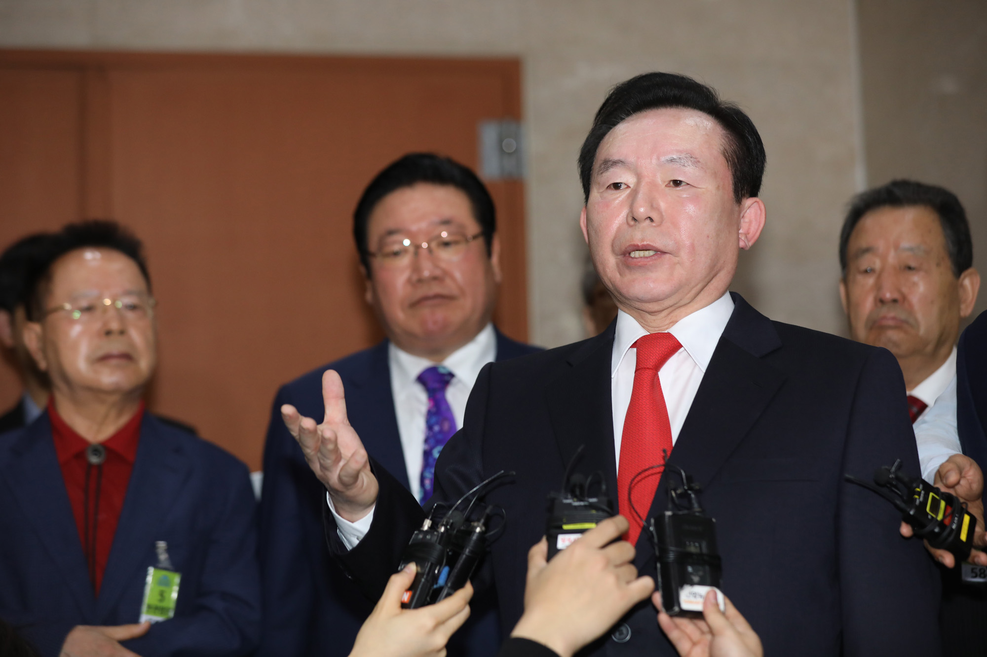 정치국회;이인제;충남도지사출마