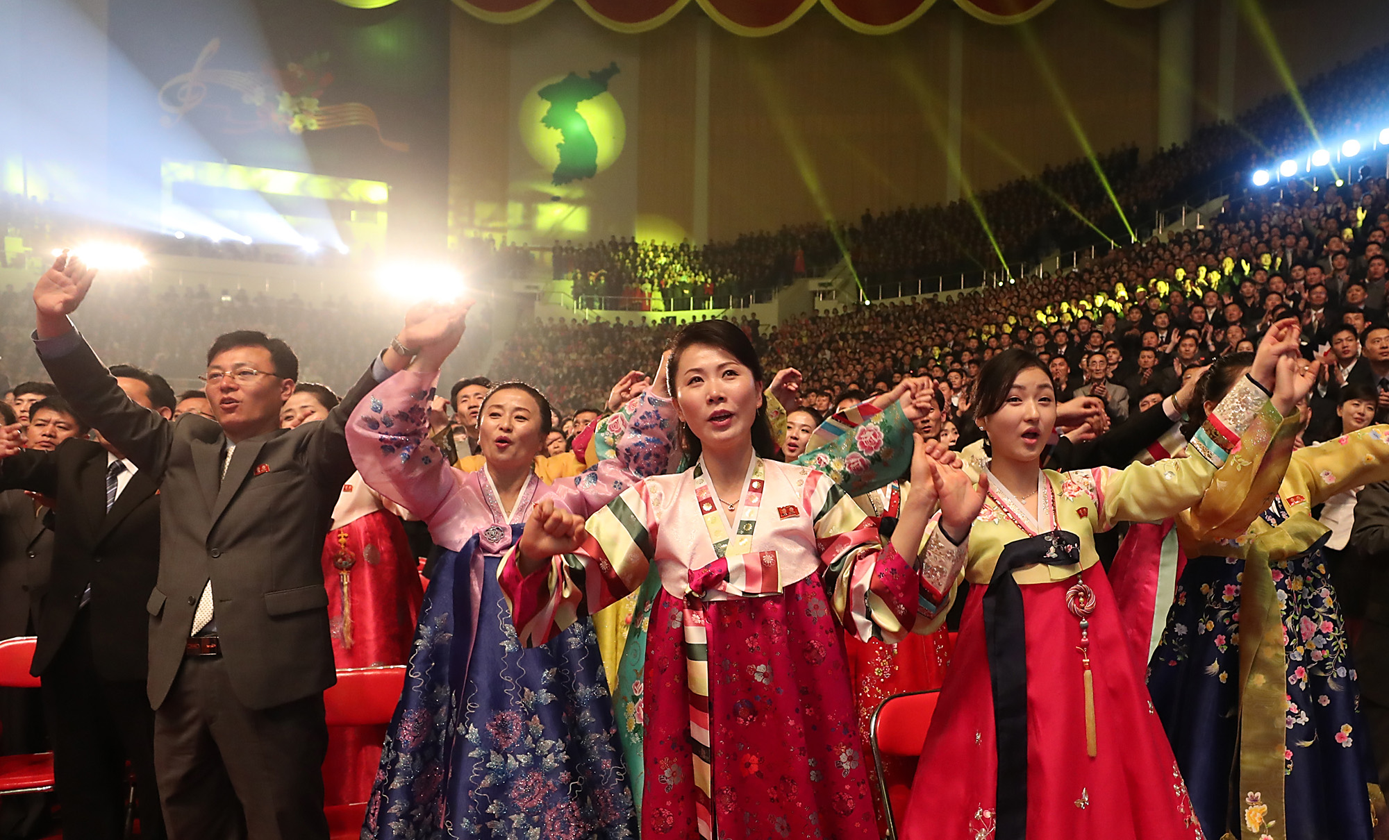 북한;평양;예술단;공연;남북합동공연;류경정주영체육관